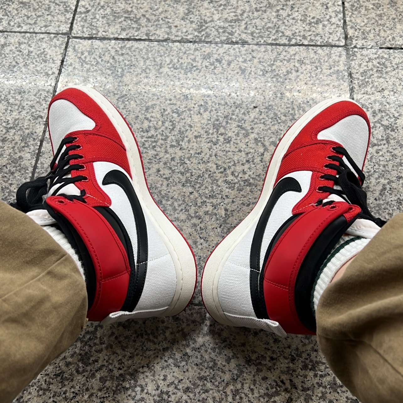 Jordan 1 KO Chicago 2021 착용 스타일 - 1