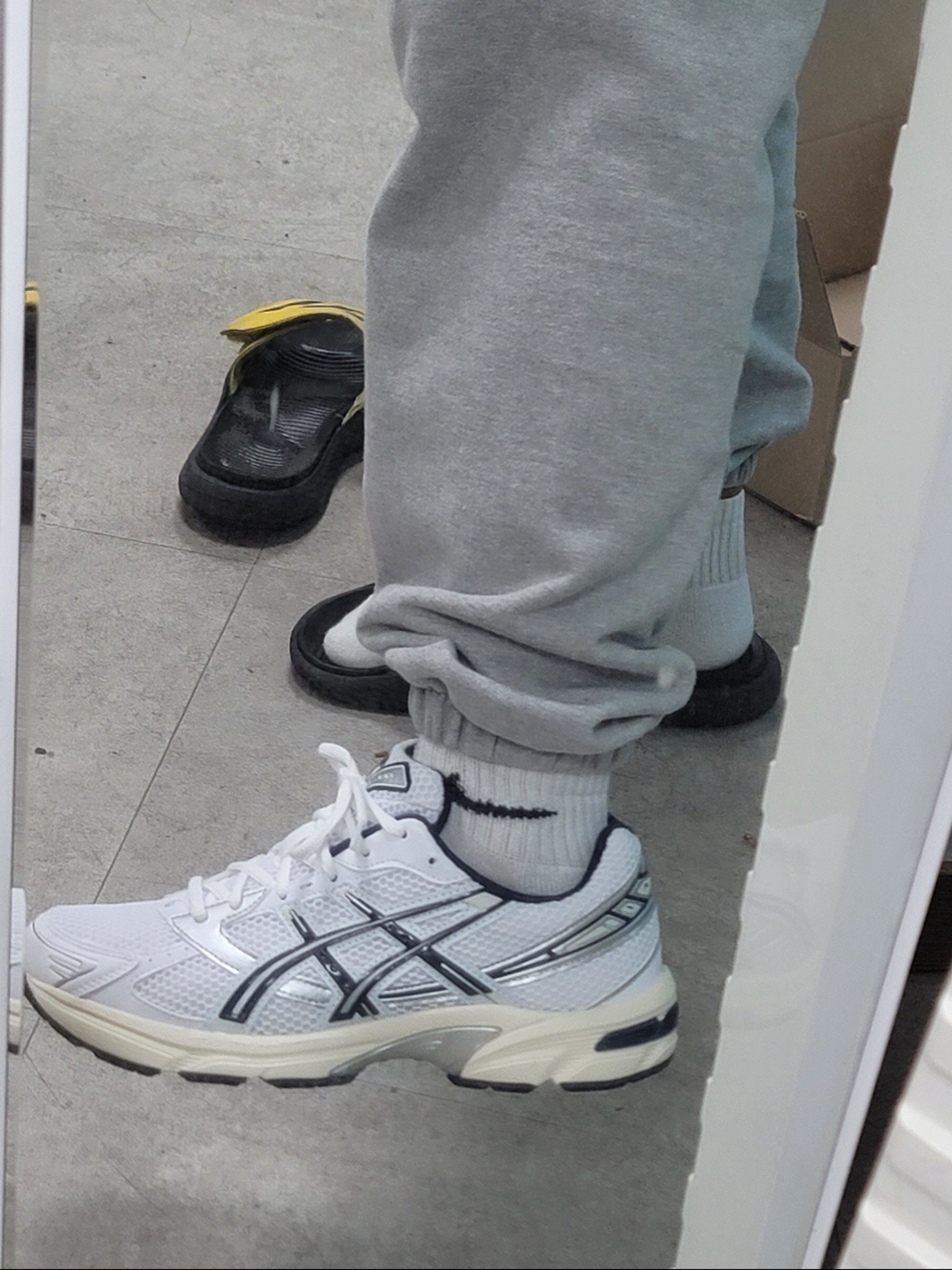 (W) Asics Gel-1130 White Midnight 착용 스타일