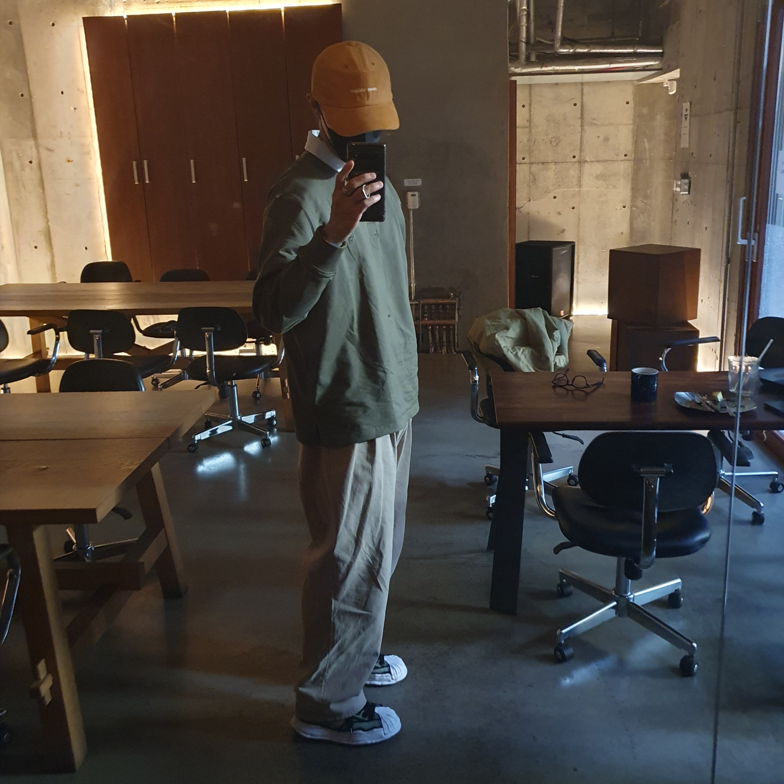 Maison Mihara Yasuhiro Blakey OG Sole OH Canvas Low-top Sneakers Khaki 착용 스타일 - 2