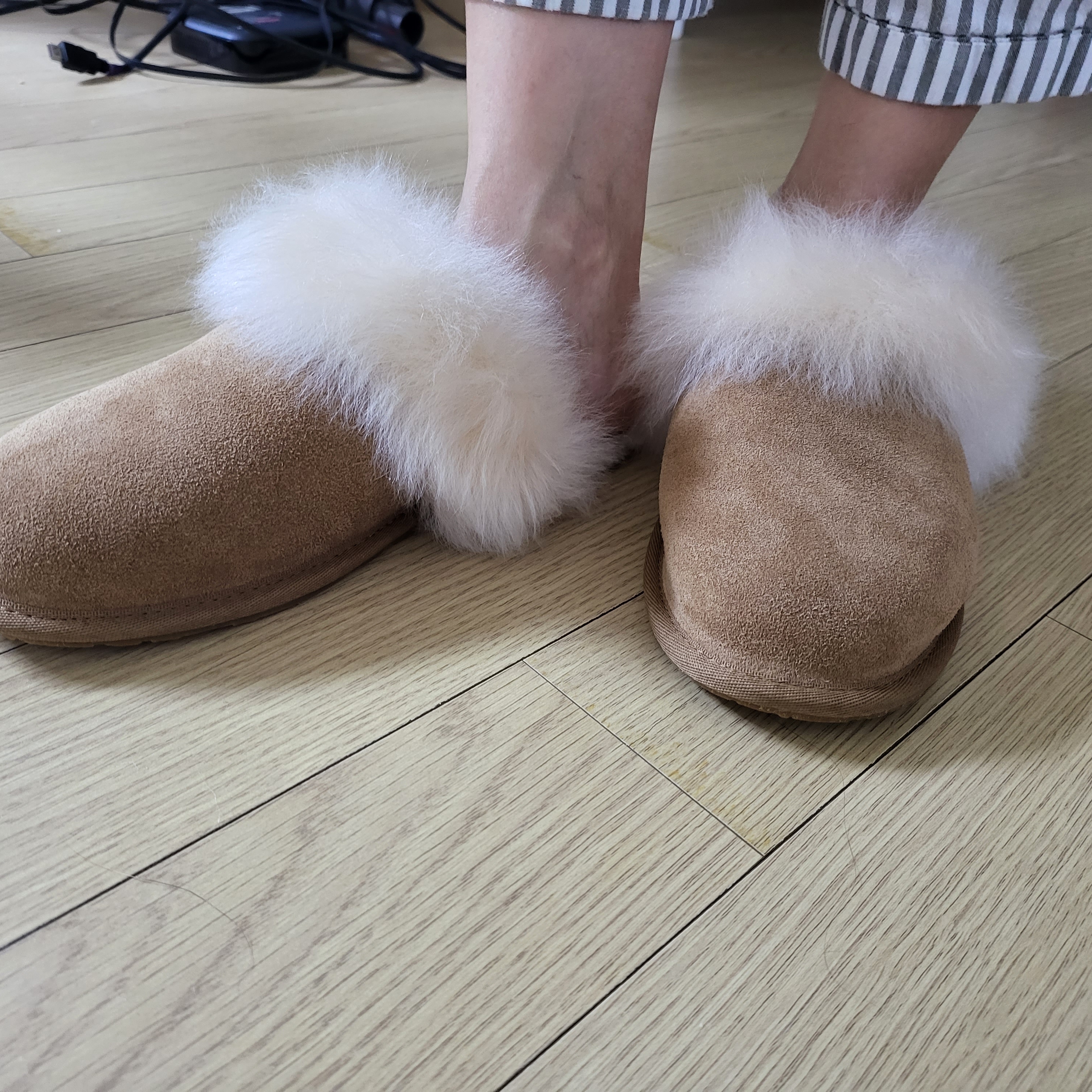 (W) UGG Scuff Sis Chestnut 착용 스타일
