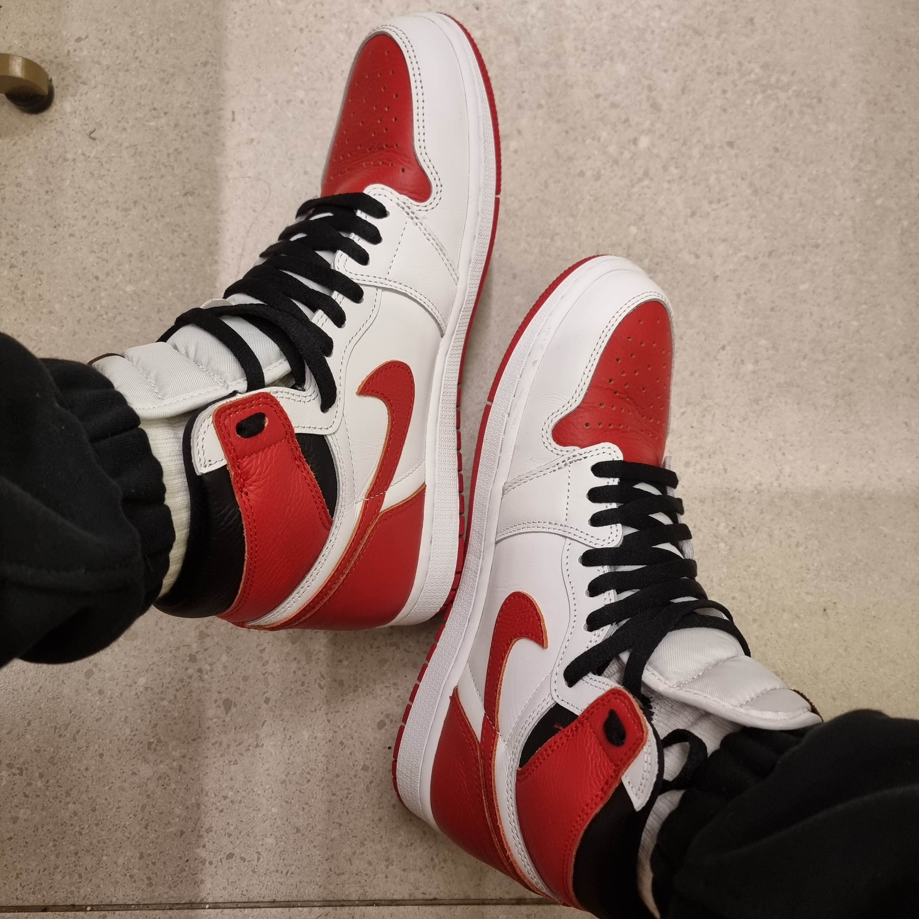 Jordan 1 Retro High OG Heritage 착용 스타일