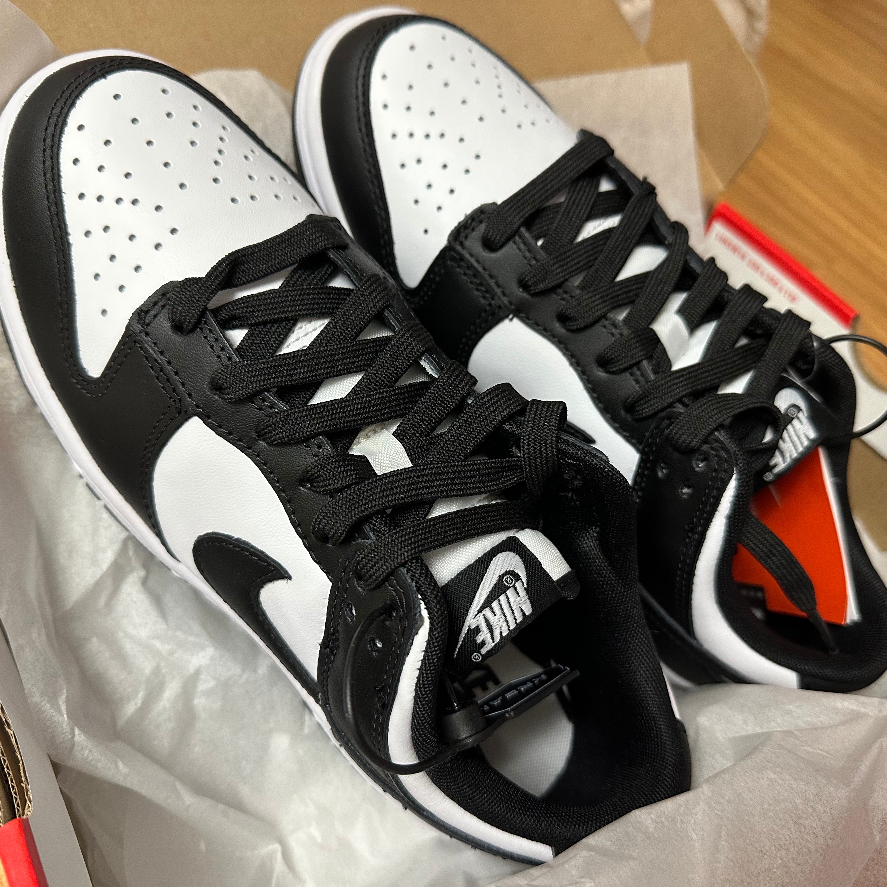 Nike Dunk Low Retro Black 착용 스타일 - 2