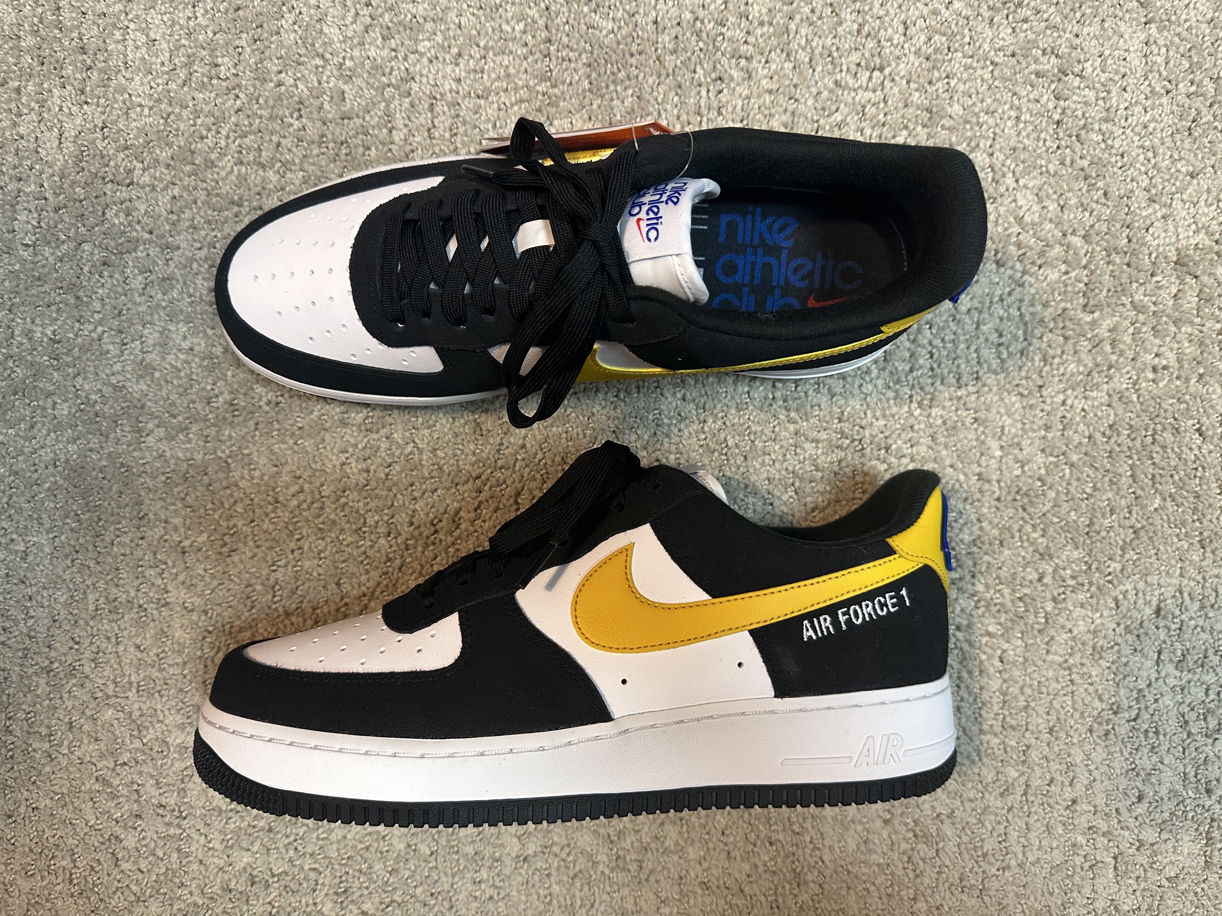 Nike Air Force 1 '07 LV8 Athletic Club Black Dark Sulfur 착용 스타일 - 2