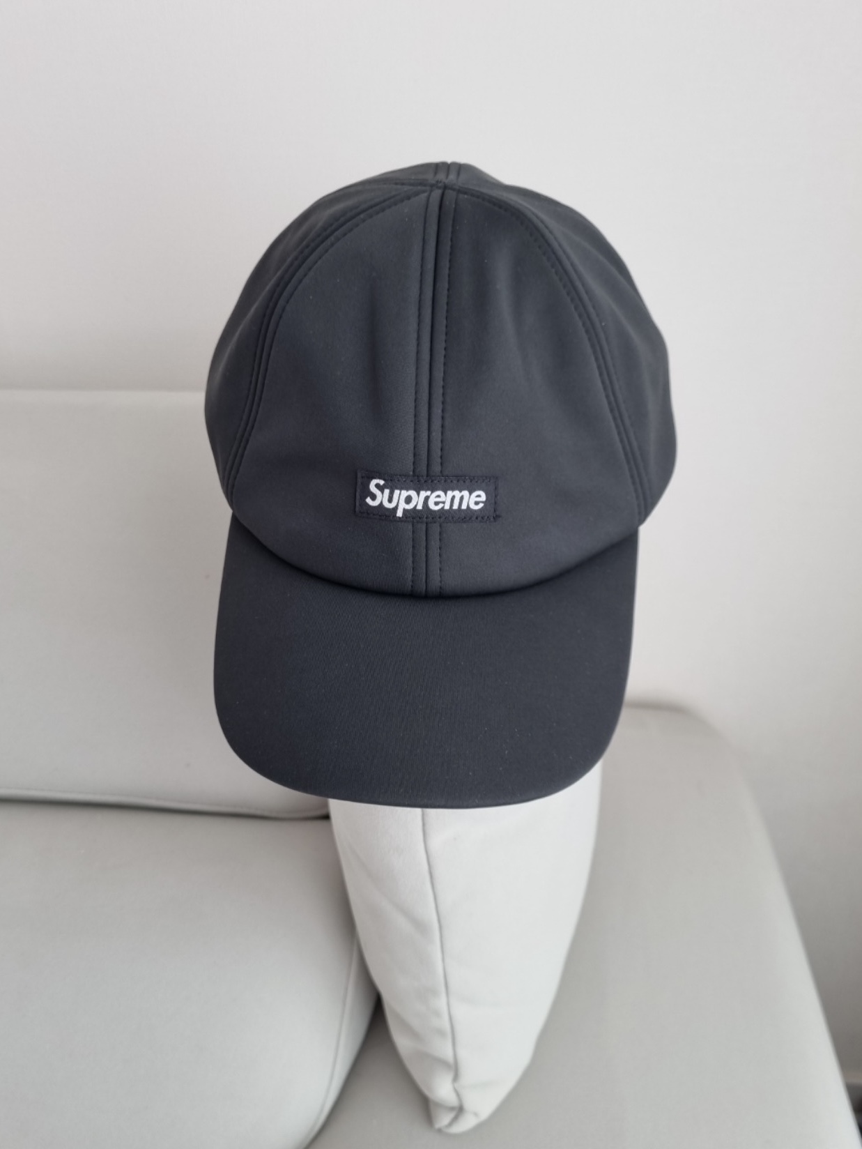 Supreme Windstopper Facemask 6-Panel Black - 22FW 착용 스타일 - 1