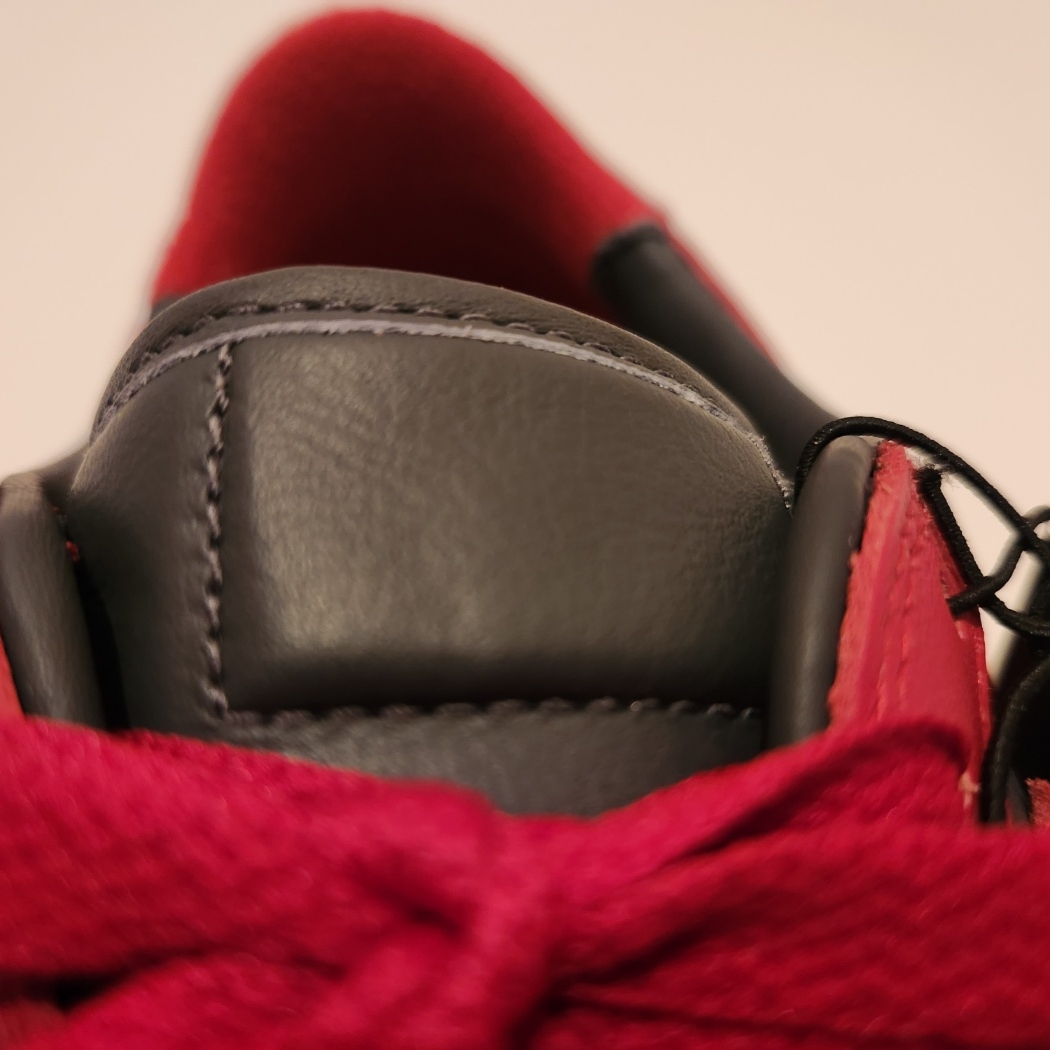 (W) Jordan 1 Elevate Low Dark Grey Varsity Red 착용 스타일 - 4