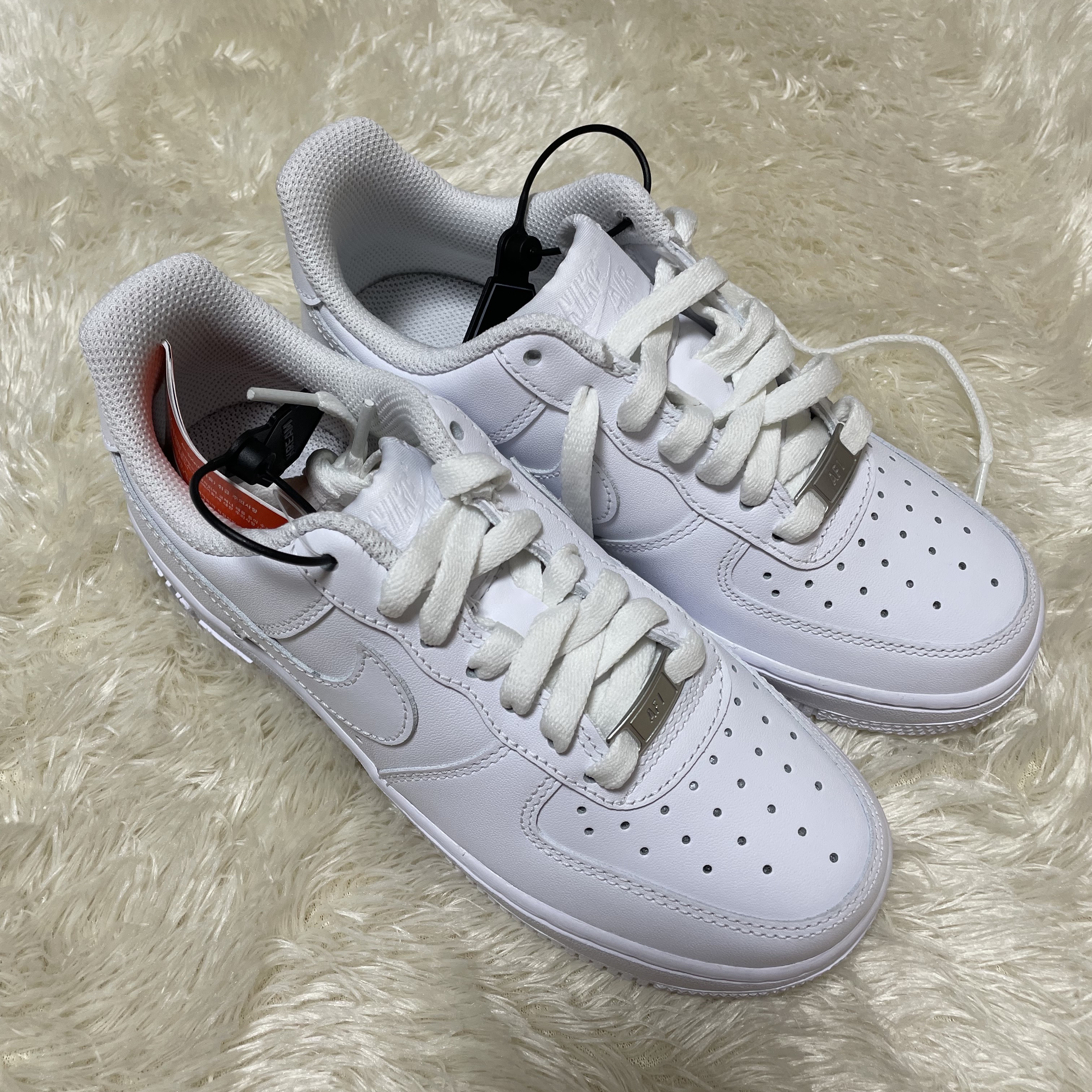 (W) Nike Air Force 1 '07 Low White 착용 스타일 - 2