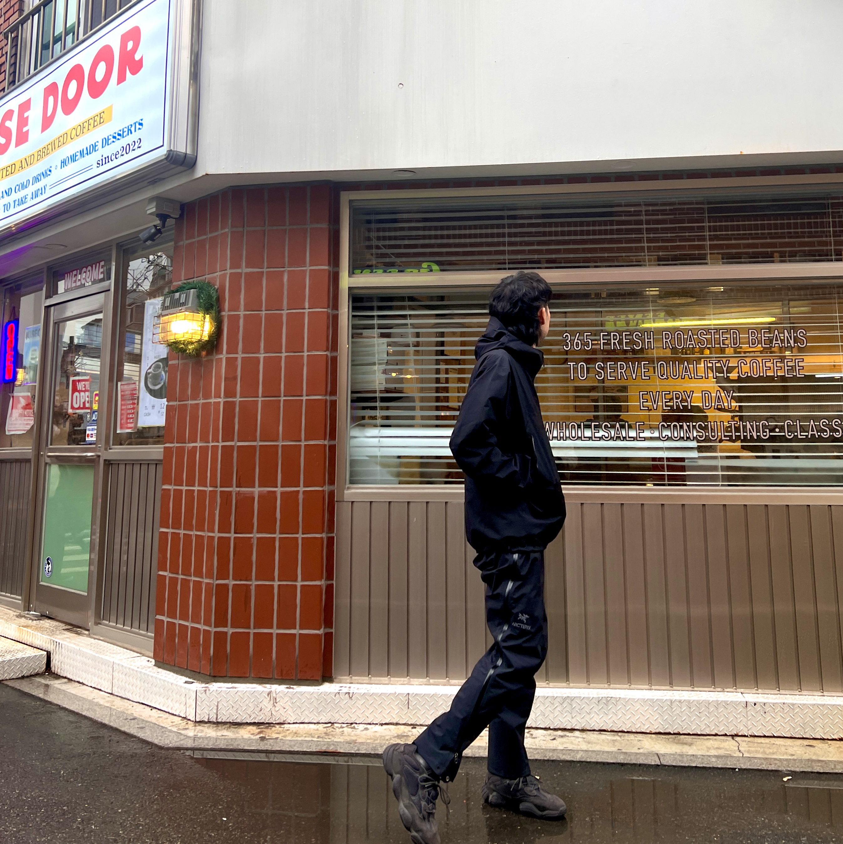 Arc'teryx Beta Jacket Black, Arc'teryx Beta Pants Black 착용 스타일