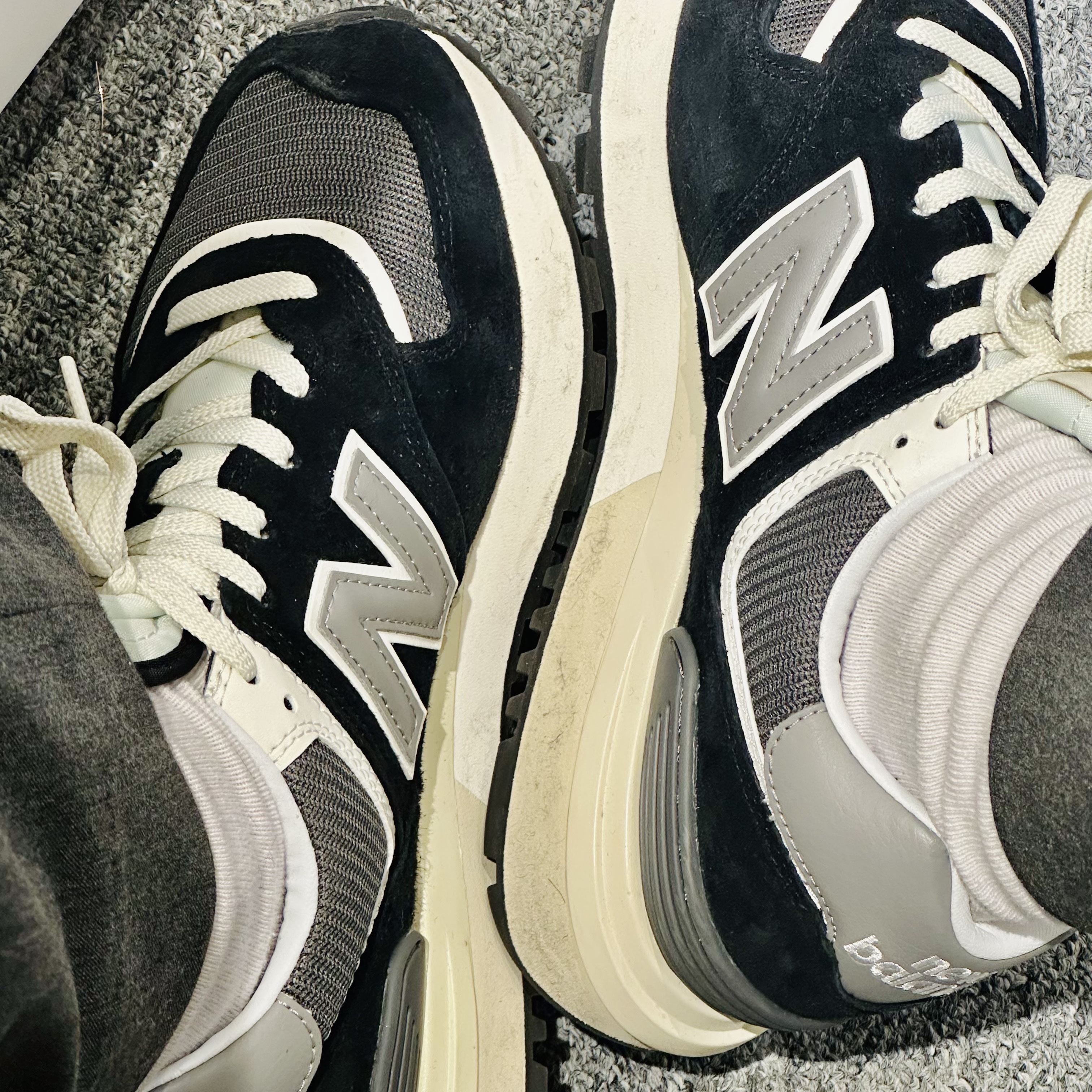 New Balance 574 Legacy Black 착용 스타일