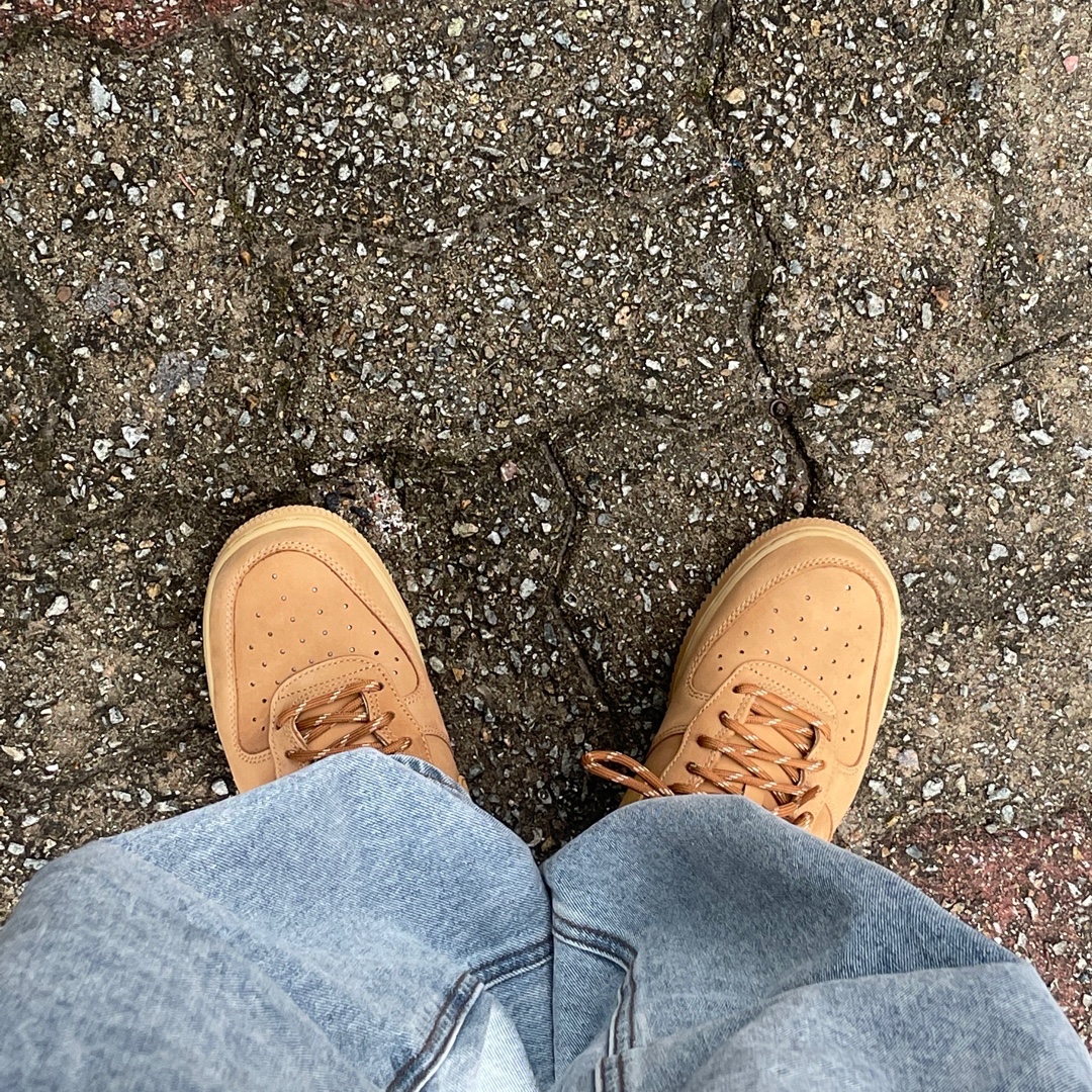 Nike Air Force 1 '07 WB Flax 착용 스타일