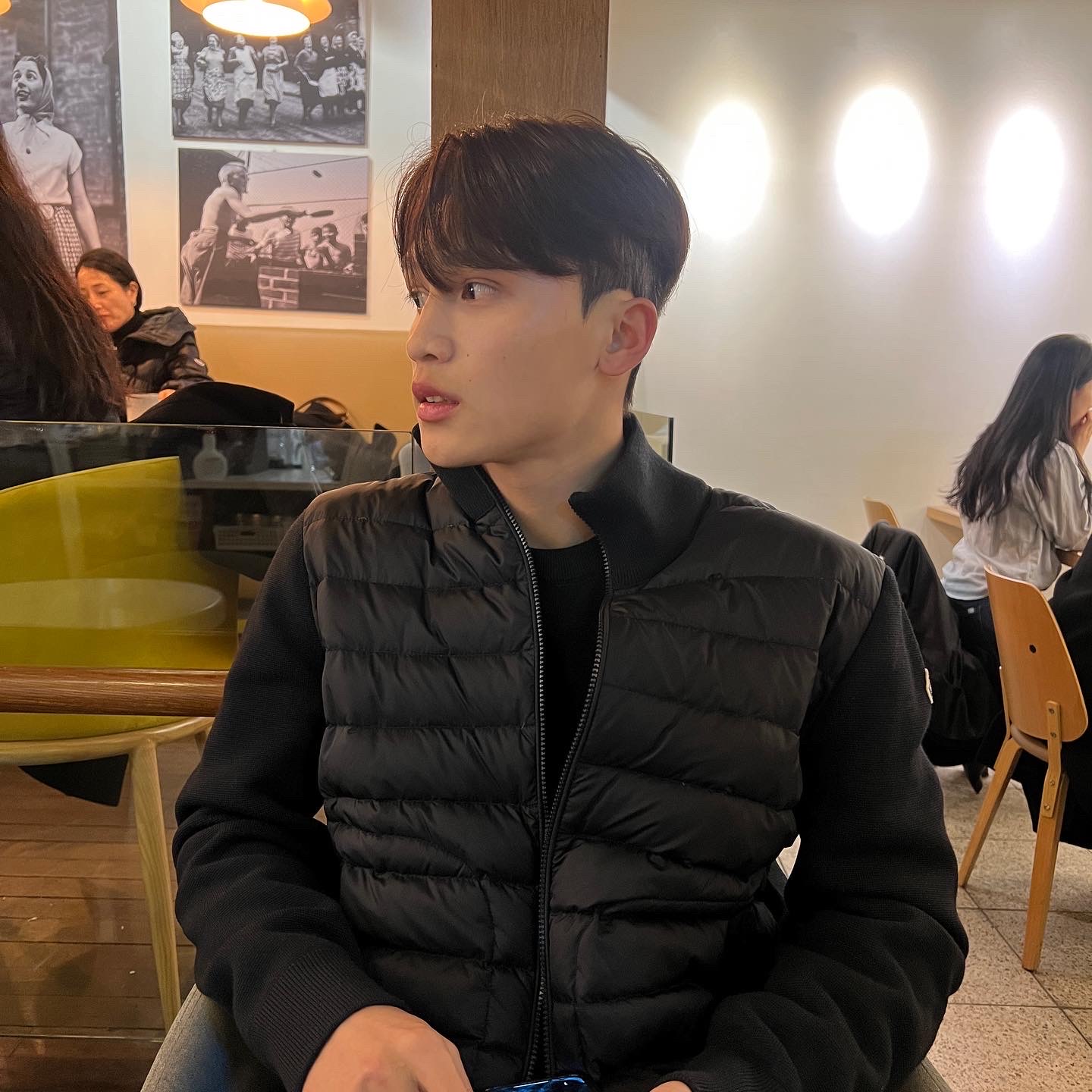 Moncler Padded Wool Cardigan Black - 22FW 착용 스타일 - 1