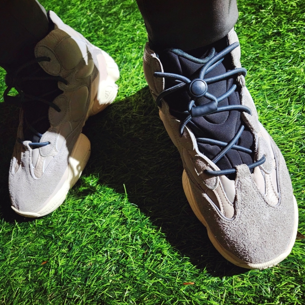 Adidas Yeezy 500 High Mist Stone 착용 스타일 - 4