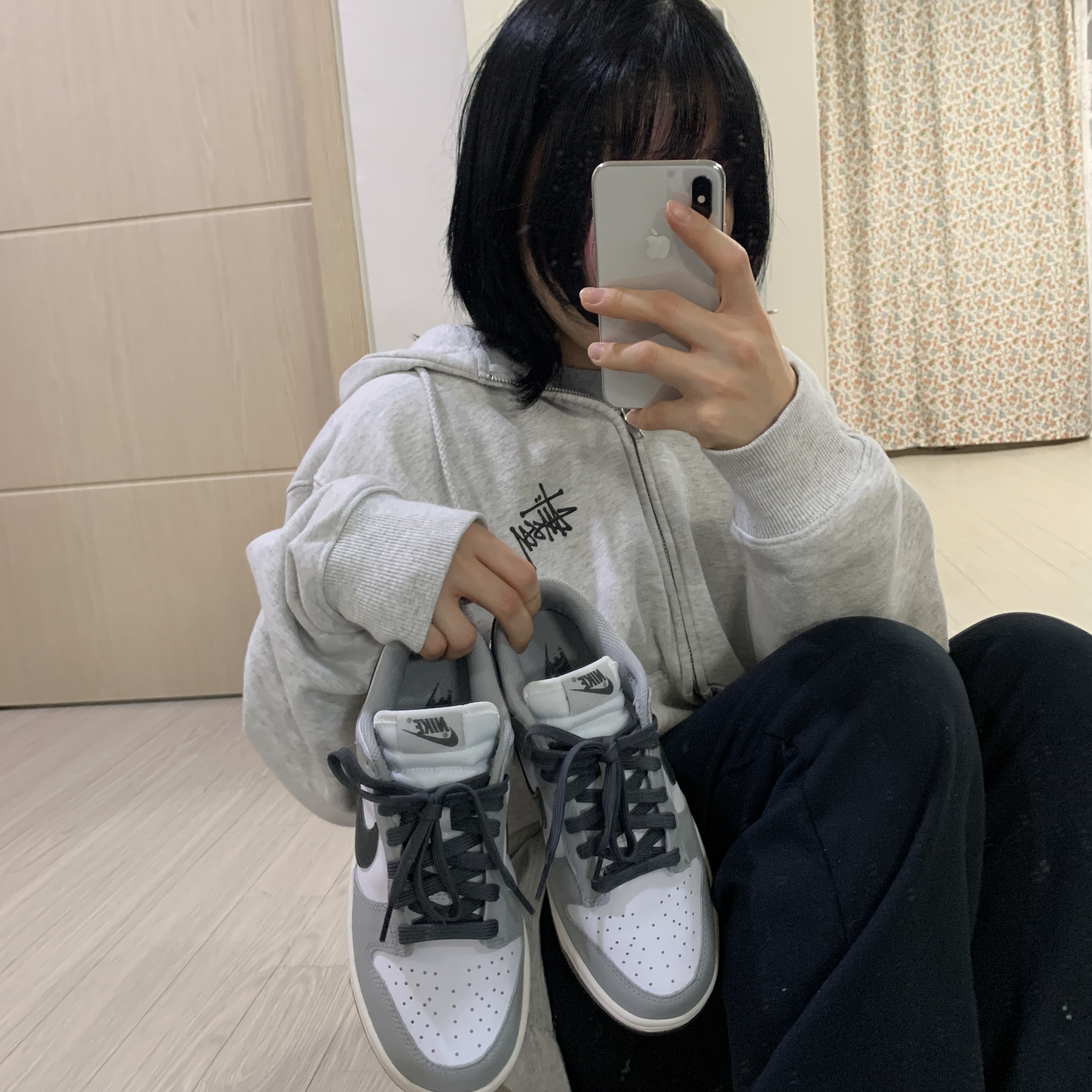 (W) Nike Dunk Low Light Smoke Grey, Stussy Basic Stussy Zip Hoodie Ash Heather 2022 착용 스타일 - 2