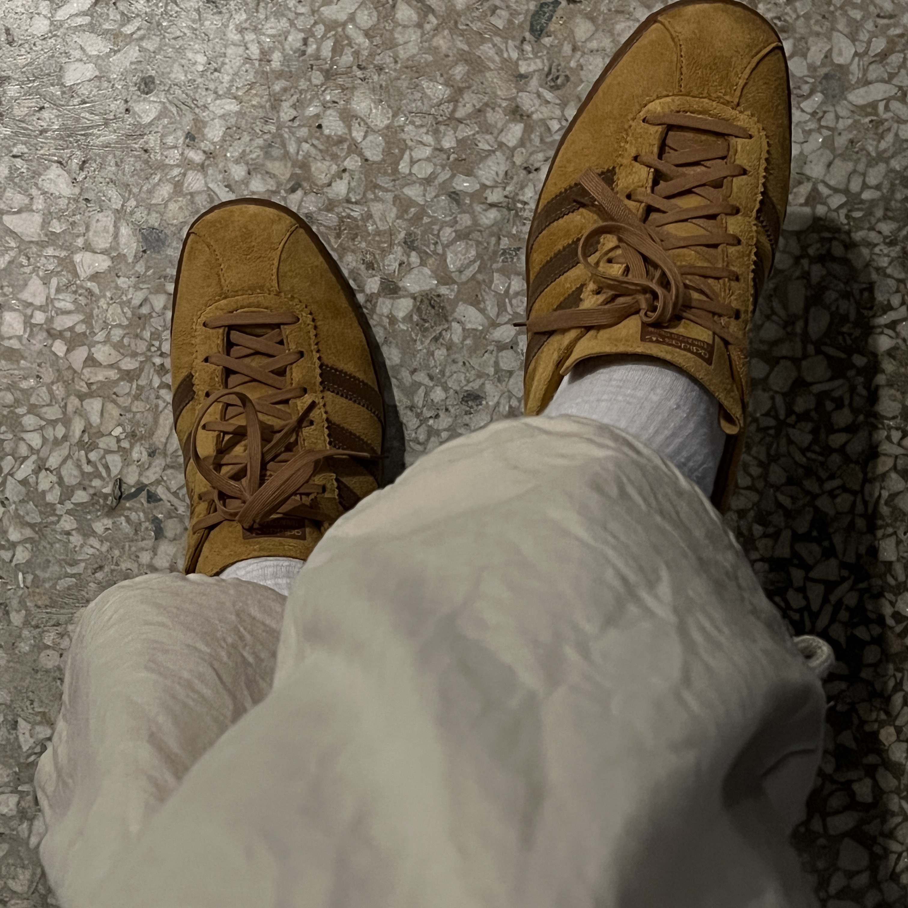 Adidas Tobacco Gruen Mesa Brown Desert 착용 스타일 - 2