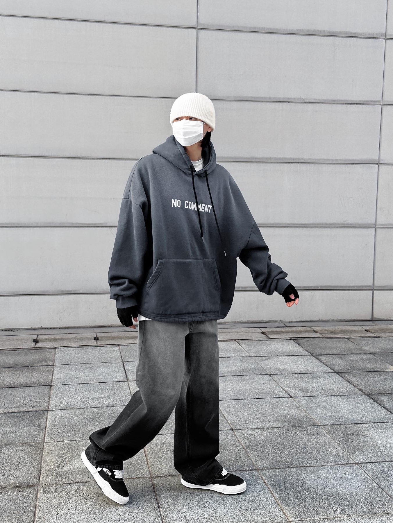 Maison Mihara Yasuhiro Baker OG Sole Canvas Low Cut Sneakers Black 착용 스타일 - 3
