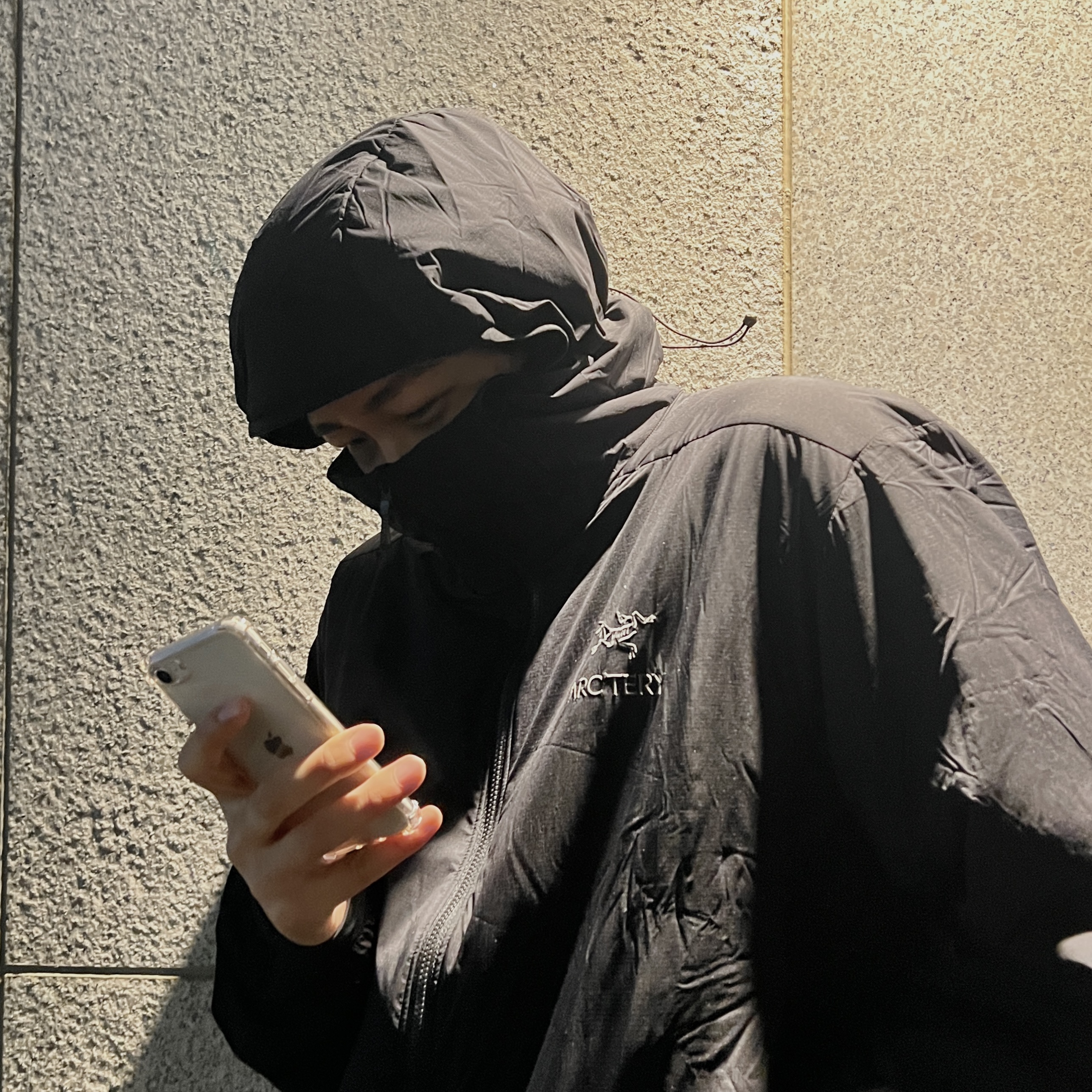 Arc'teryx Atom LT Hoody Black 착용 스타일 - 2
