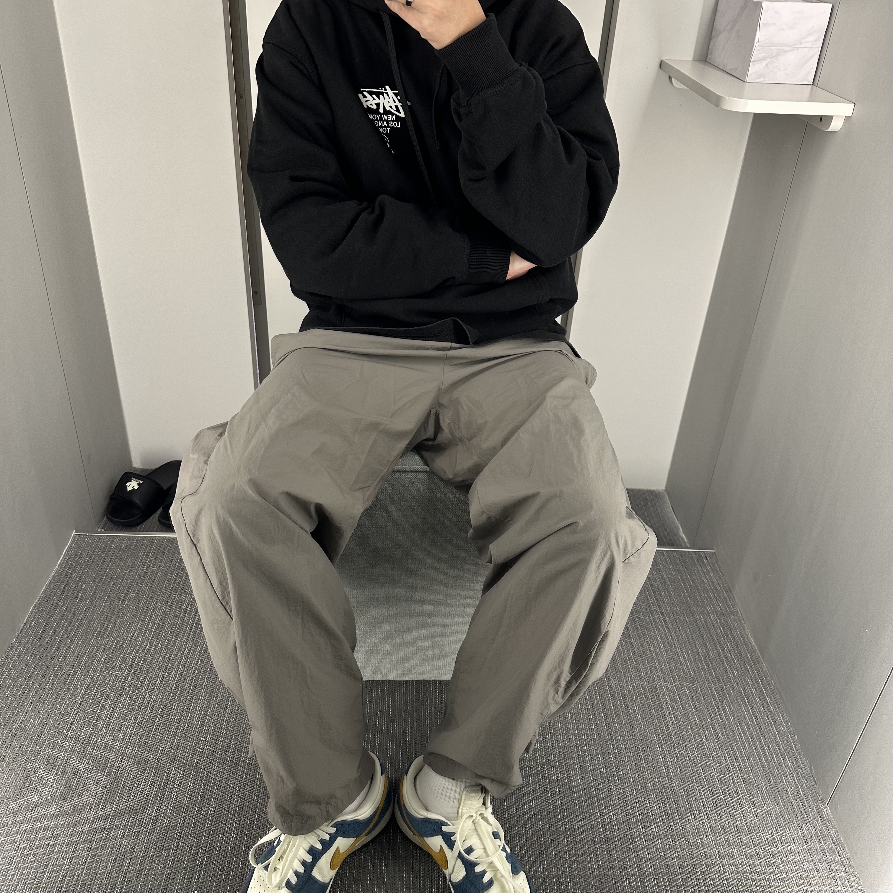 Stussy World Tour Hoodie Black 2022, Nike x Kasina Dunk Low 80's Bus 착용 스타일