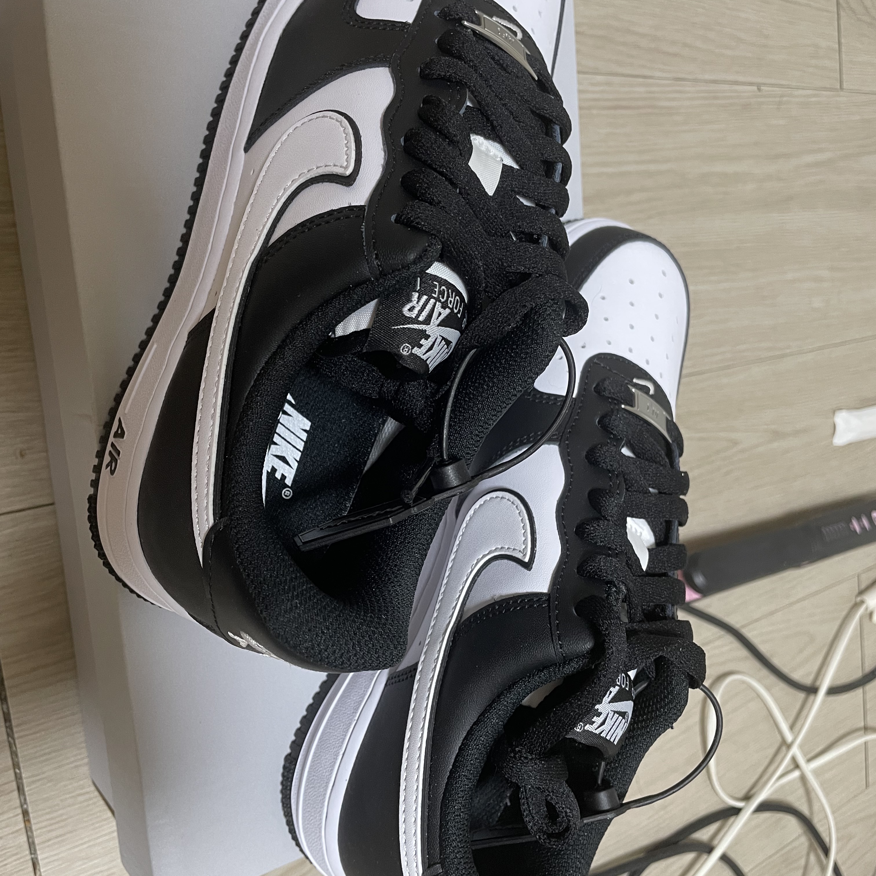 Nike Air Force 1 '07 Black White 착용 스타일