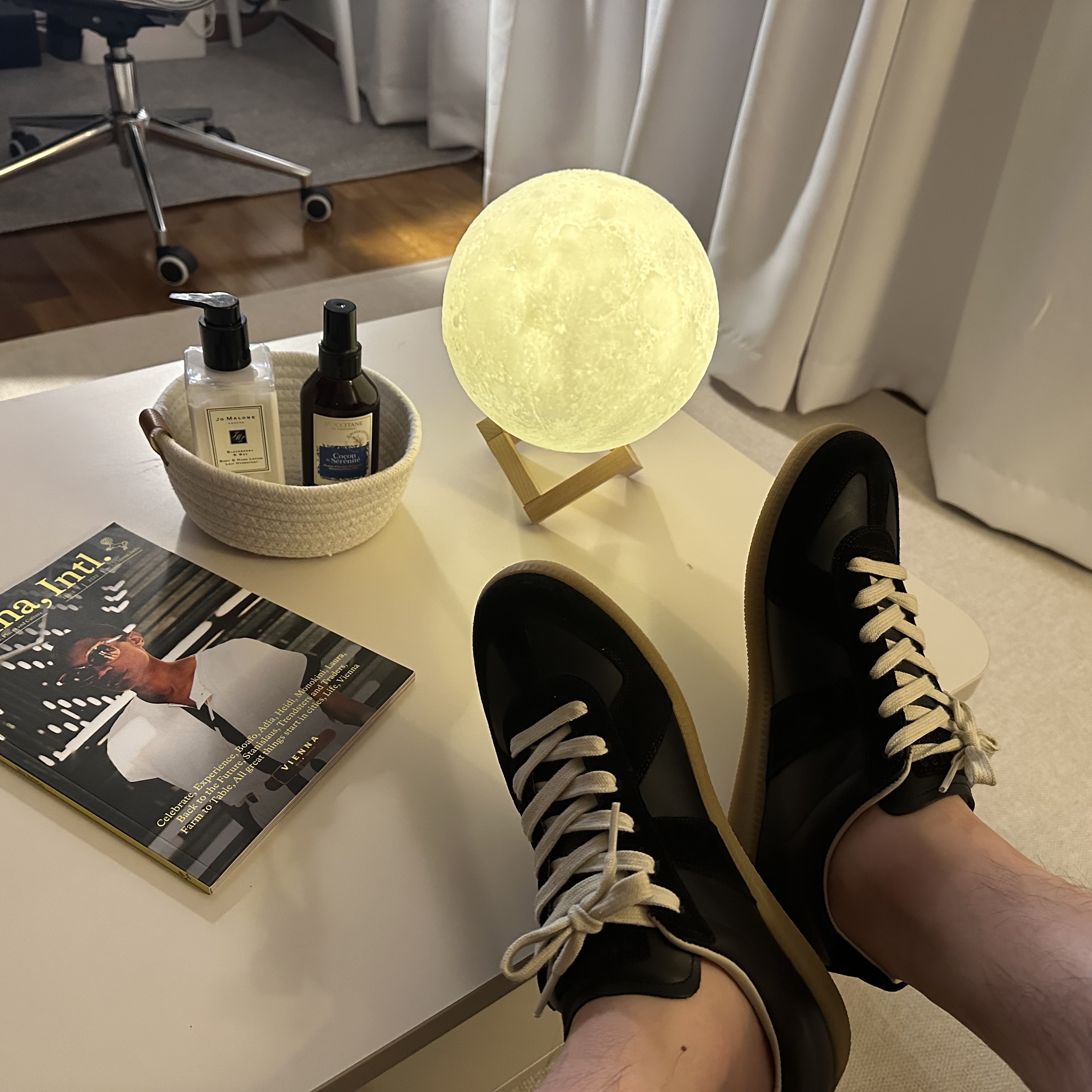 Maison Margiela Calfskin Replica Sneakers Black 착용 스타일 - 2