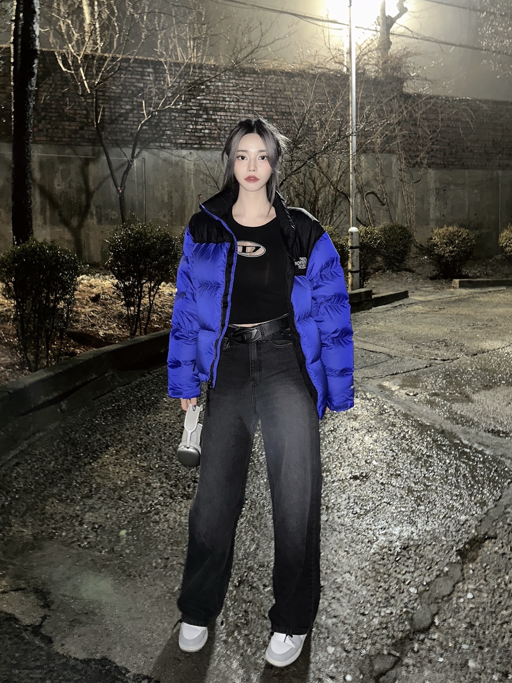 (W) The North Face 1996 Retro Nuptse Jacket Lapis Blue, (W) Diesel M-Areesa Jumper with Embroidered Cut-Out Logo Knit Black 착용 스타일 - 1