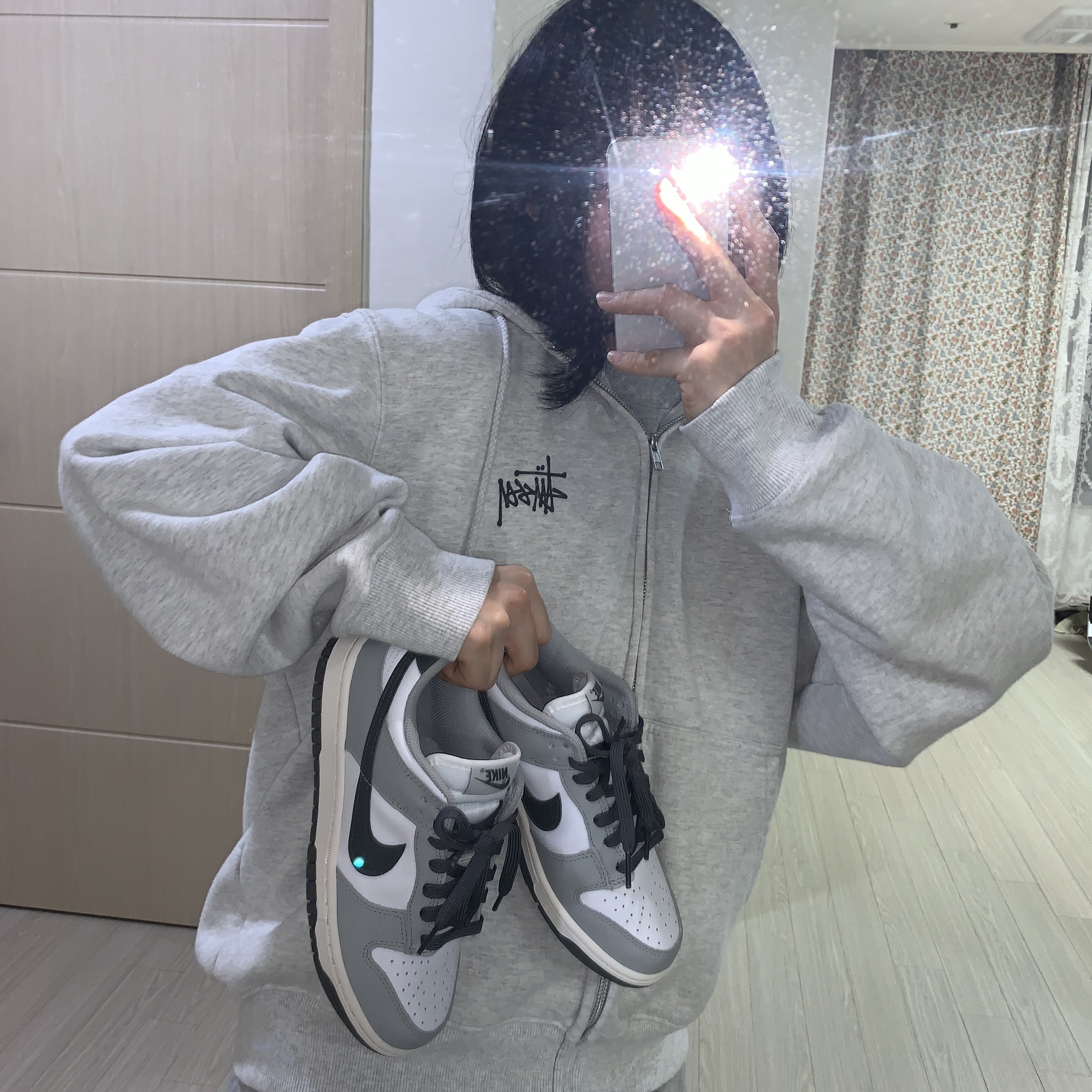 (W) Nike Dunk Low Light Smoke Grey, Stussy Basic Stussy Zip Hoodie Ash Heather 2022 착용 스타일 - 1
