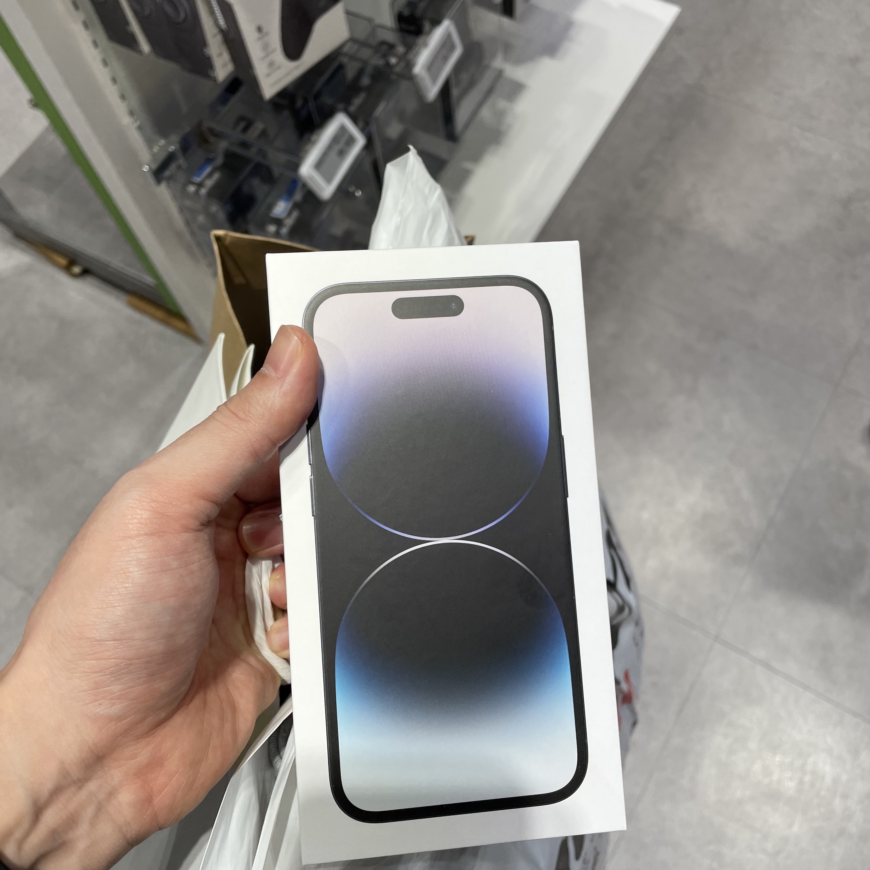 Apple iPhone 14 Pro 256GB Space Black (Korean Ver.) 착용 스타일 - 1