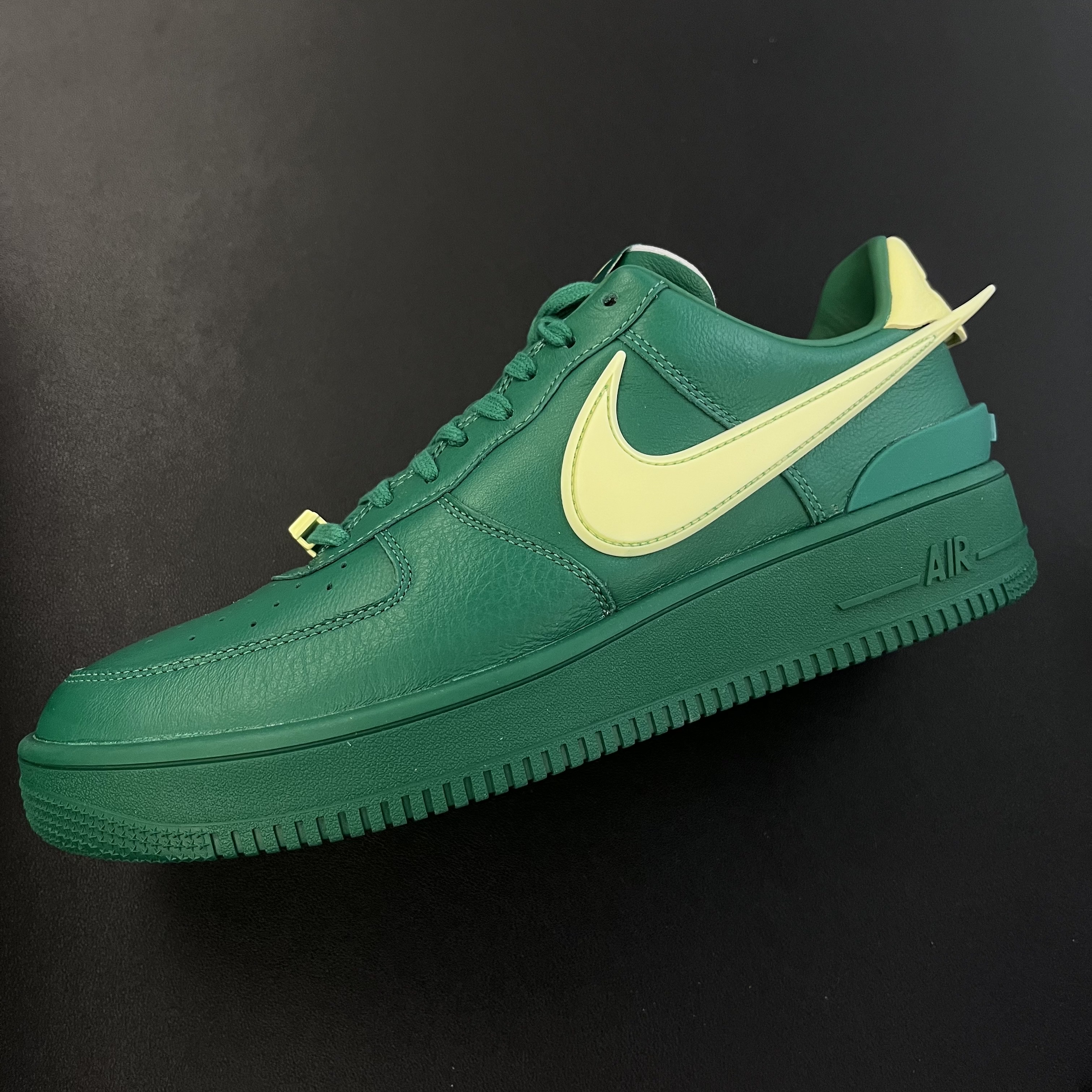 Nike x Ambush Air Force 1 Low SP Pine Green and Citron 착용 스타일