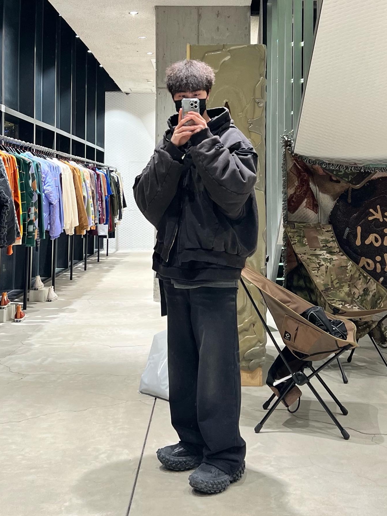Balenciaga Defender Sneakers Black, Project G/R Distressed Layer Zip Hoodie Faded Black 착용 스타일