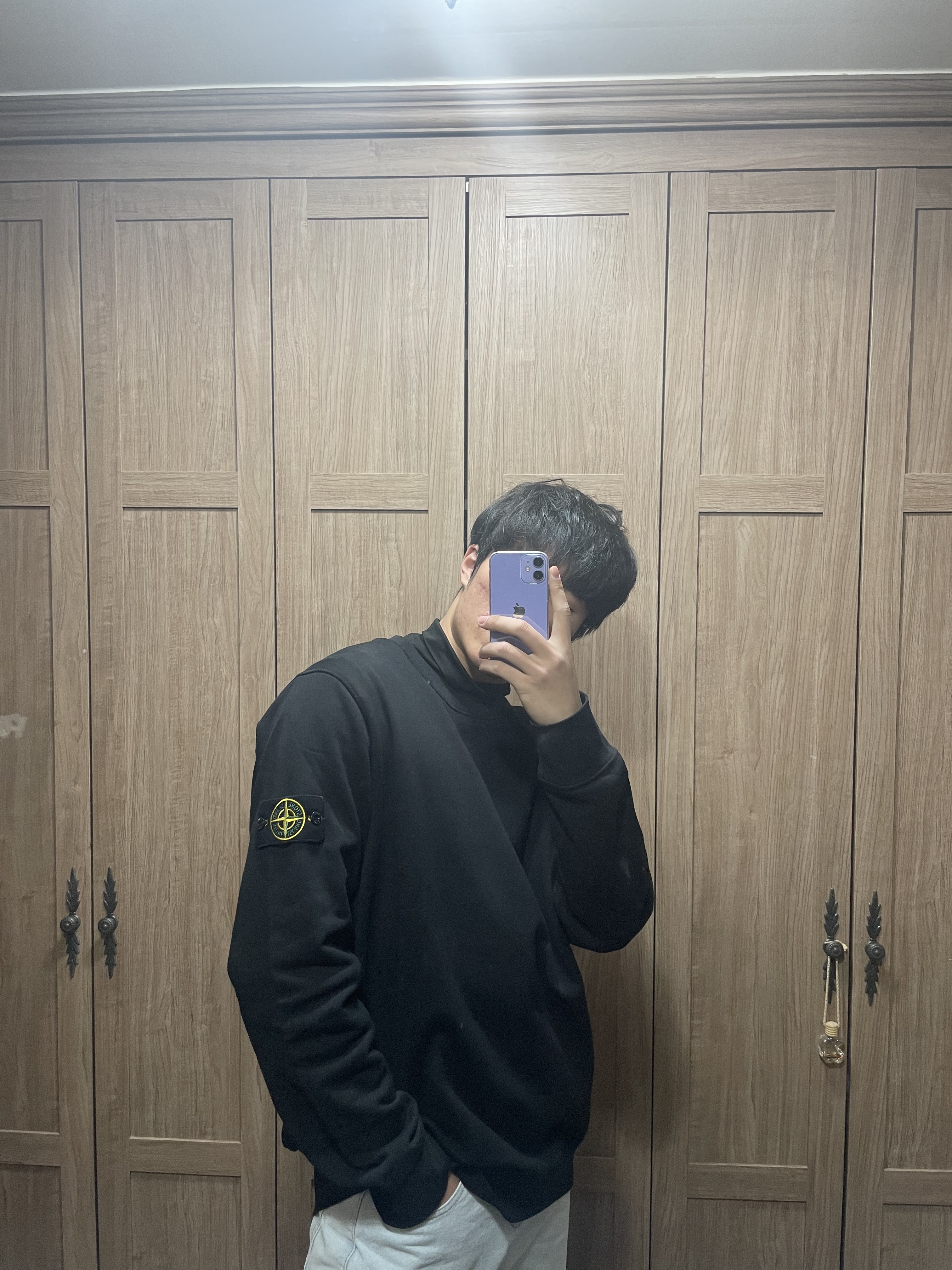 Stone Island 63051 Crewneck Sweatshirt Black - 22SS 착용 스타일