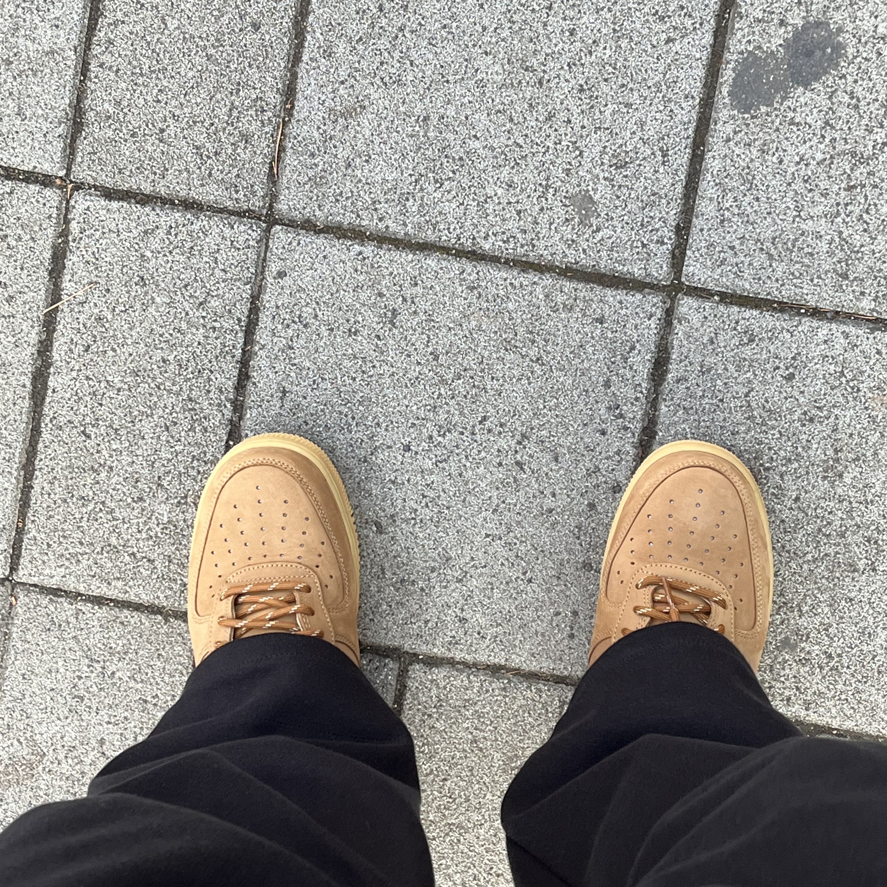 Nike Air Force 1 '07 WB Flax 착용 스타일