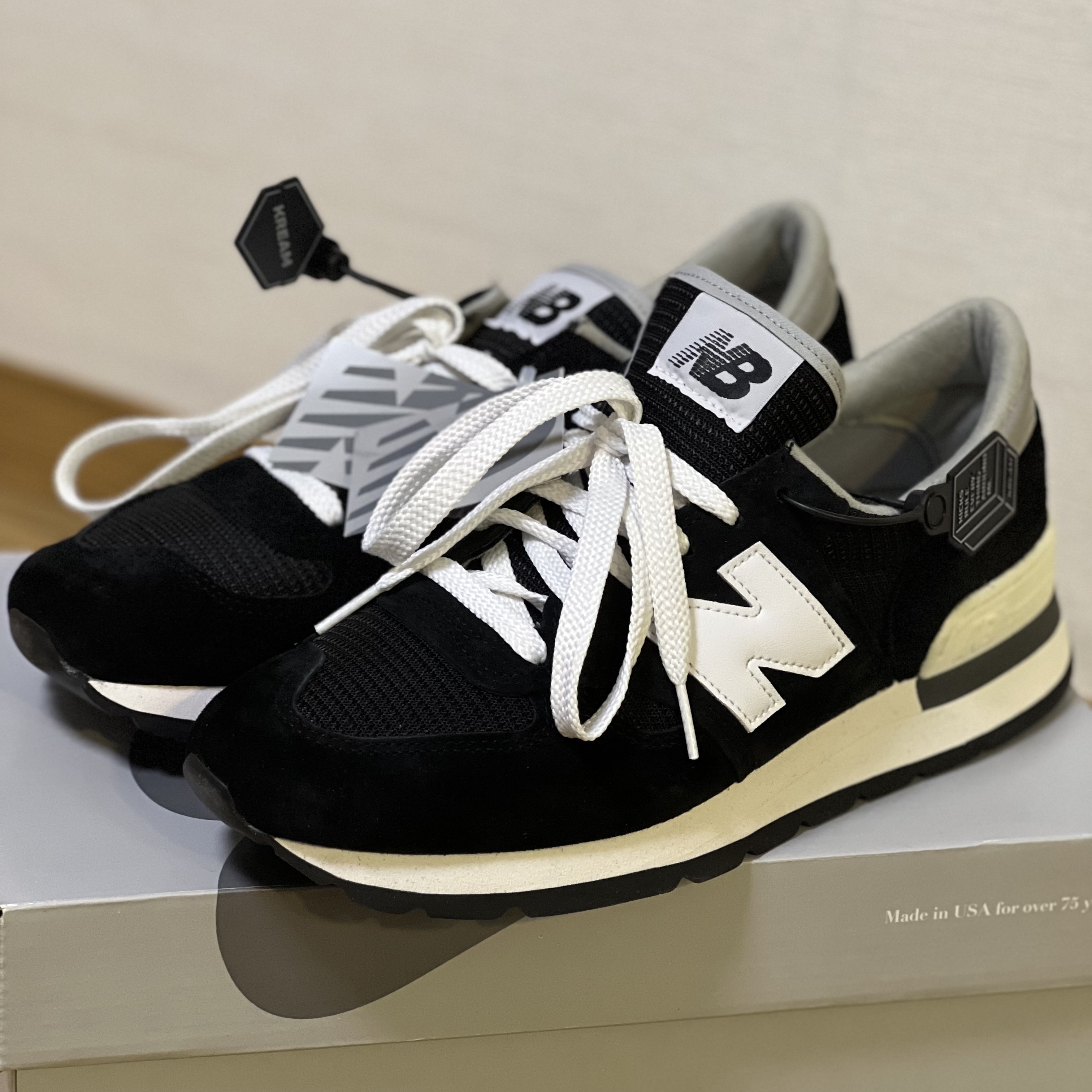 New Balance 990v1 Made in USA Black 착용 스타일