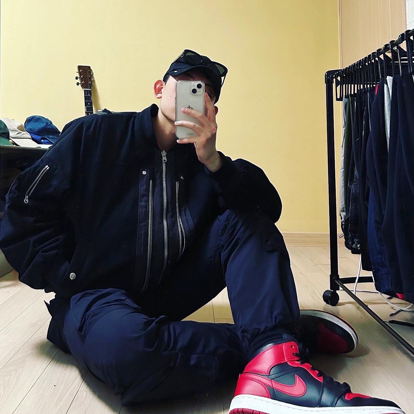 Undermycar Rumlow Back Zip Cotton Garment Bomber Dark Gull - 22FW 착용 스타일 - 3