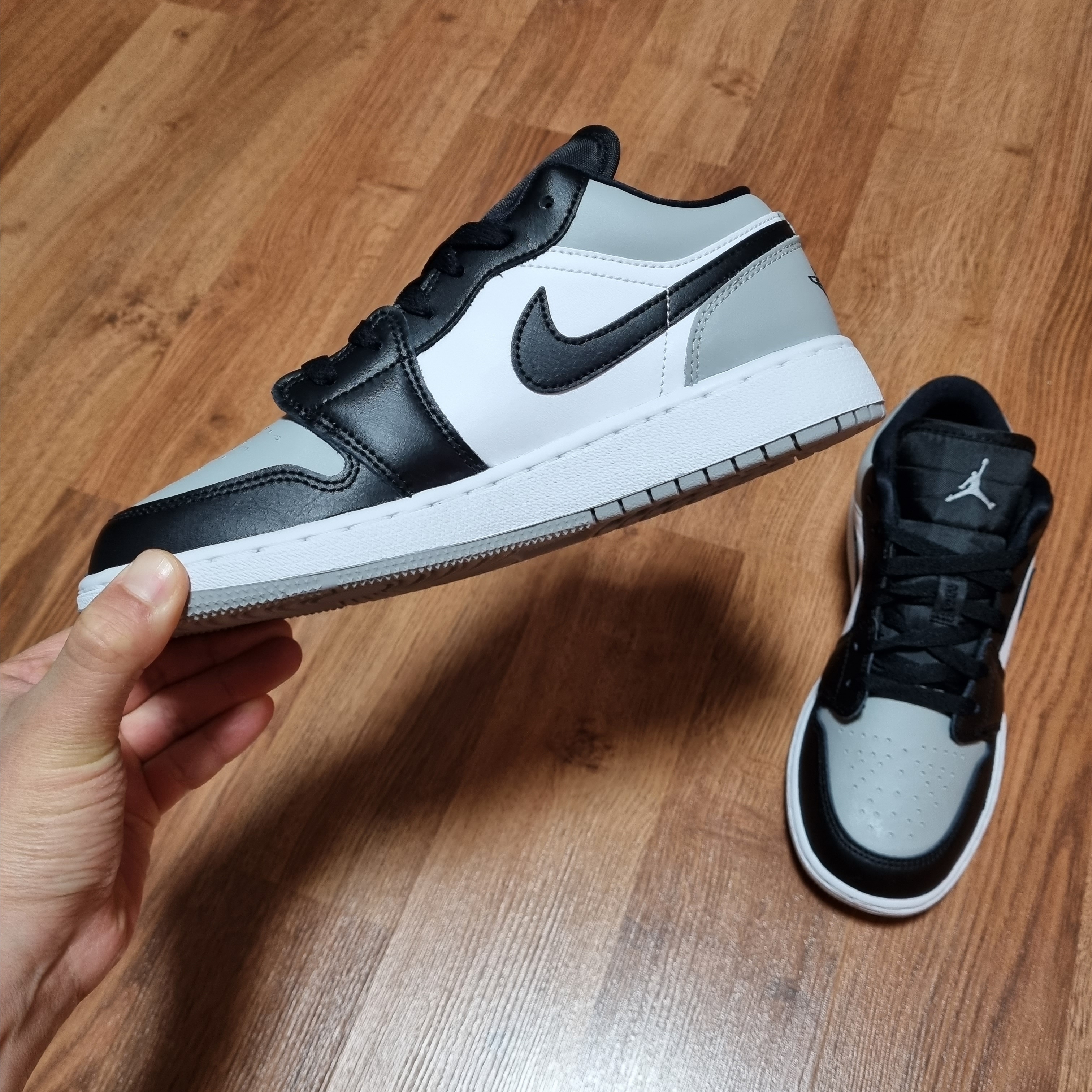 (GS) Jordan 1 Low Light Smoke Grey Black 착용 스타일 - 1