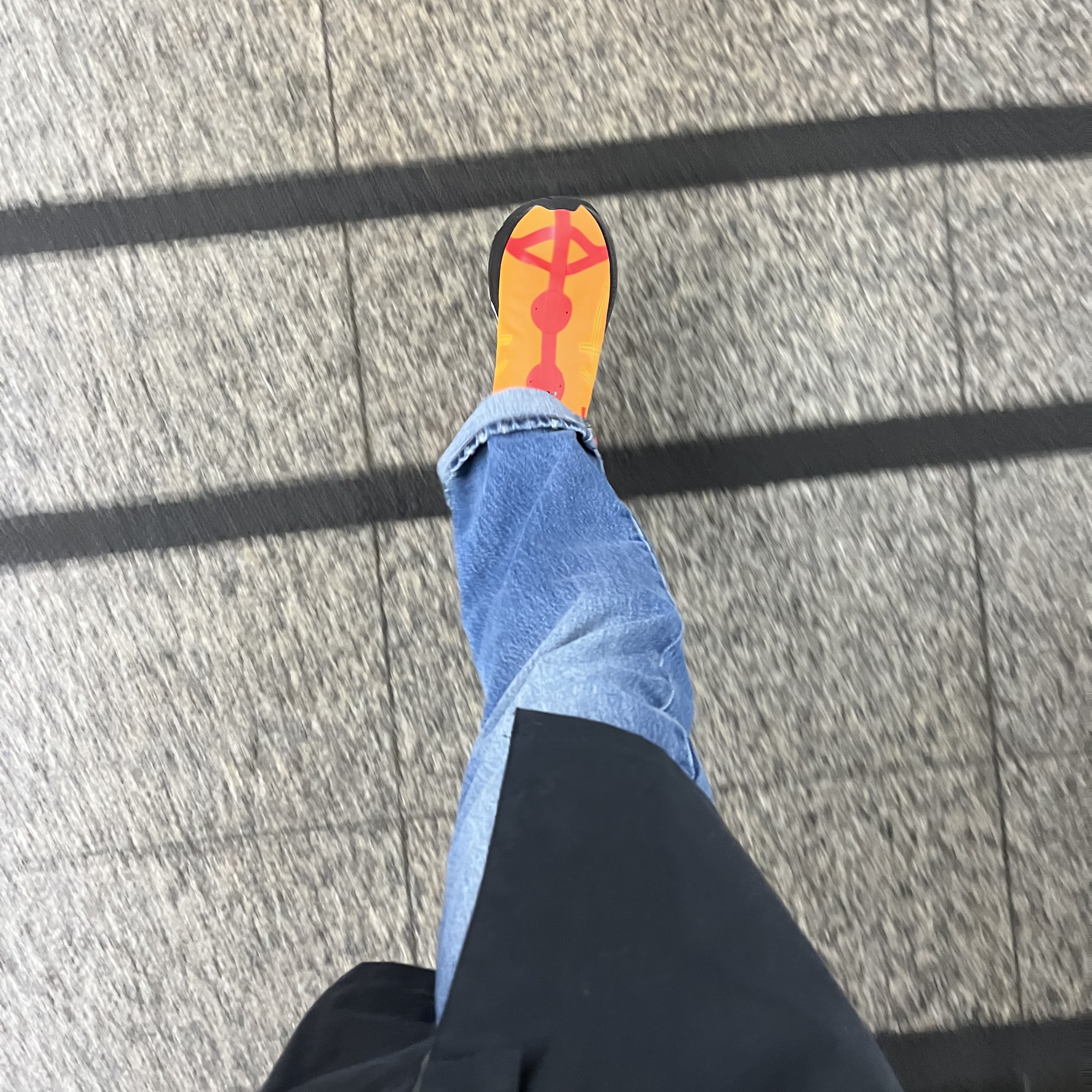 Asics x Vivienne Westwood Gel-Kayano 27 LTX Citrus 착용 스타일
