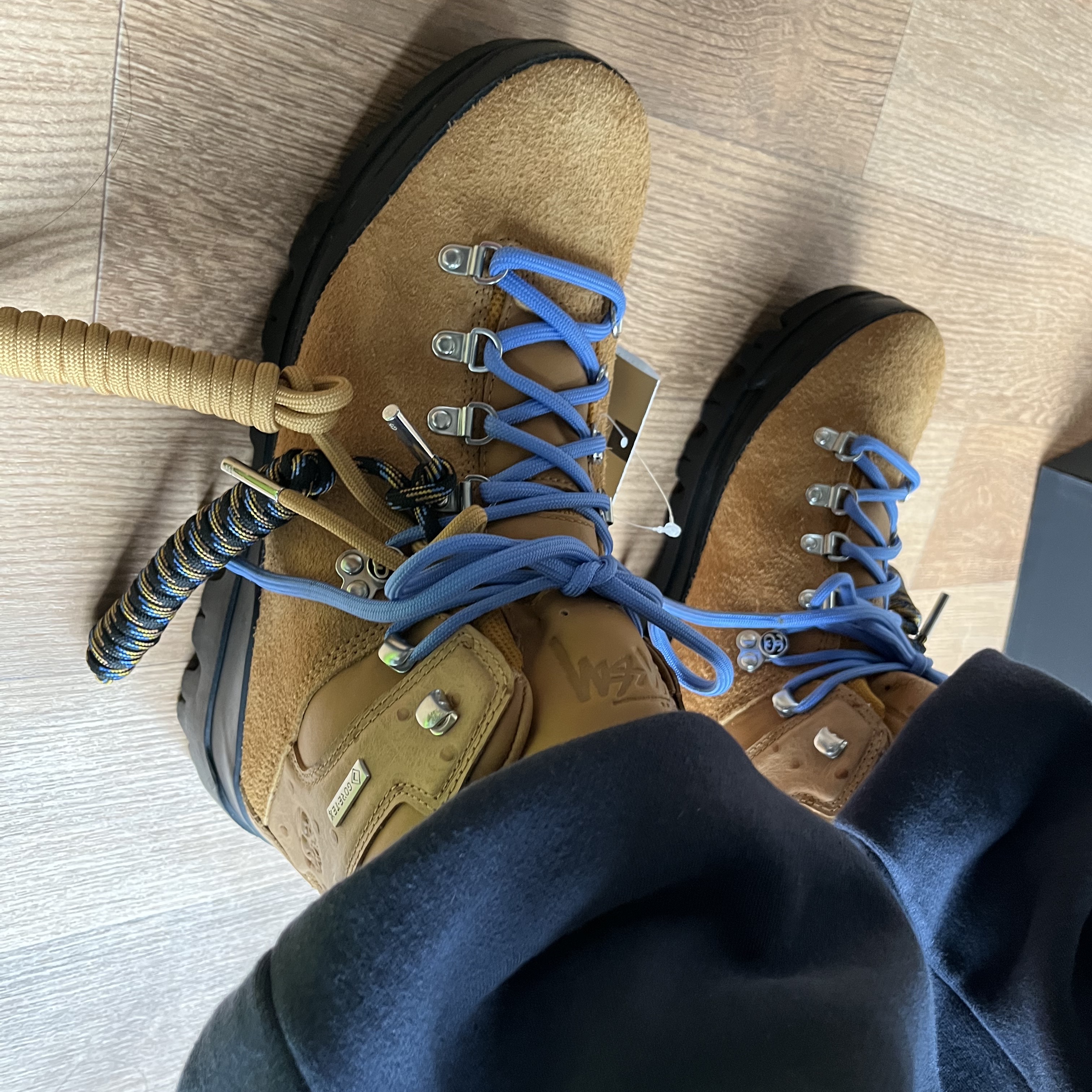 Timberland x Stussy World Hiker Boot Wheat - Medium 착용 스타일 - 2