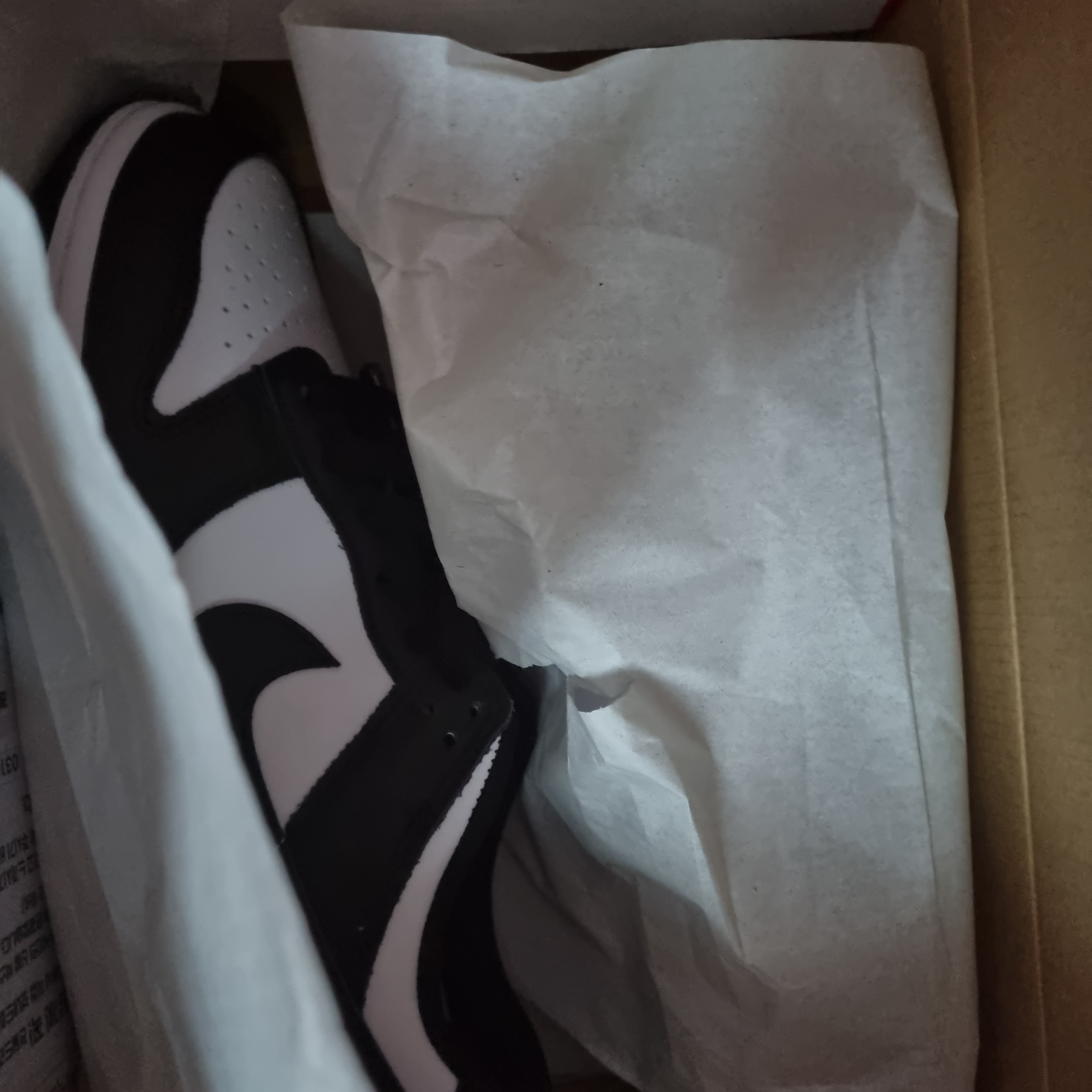 (GS) Nike Dunk Low Black 착용 스타일