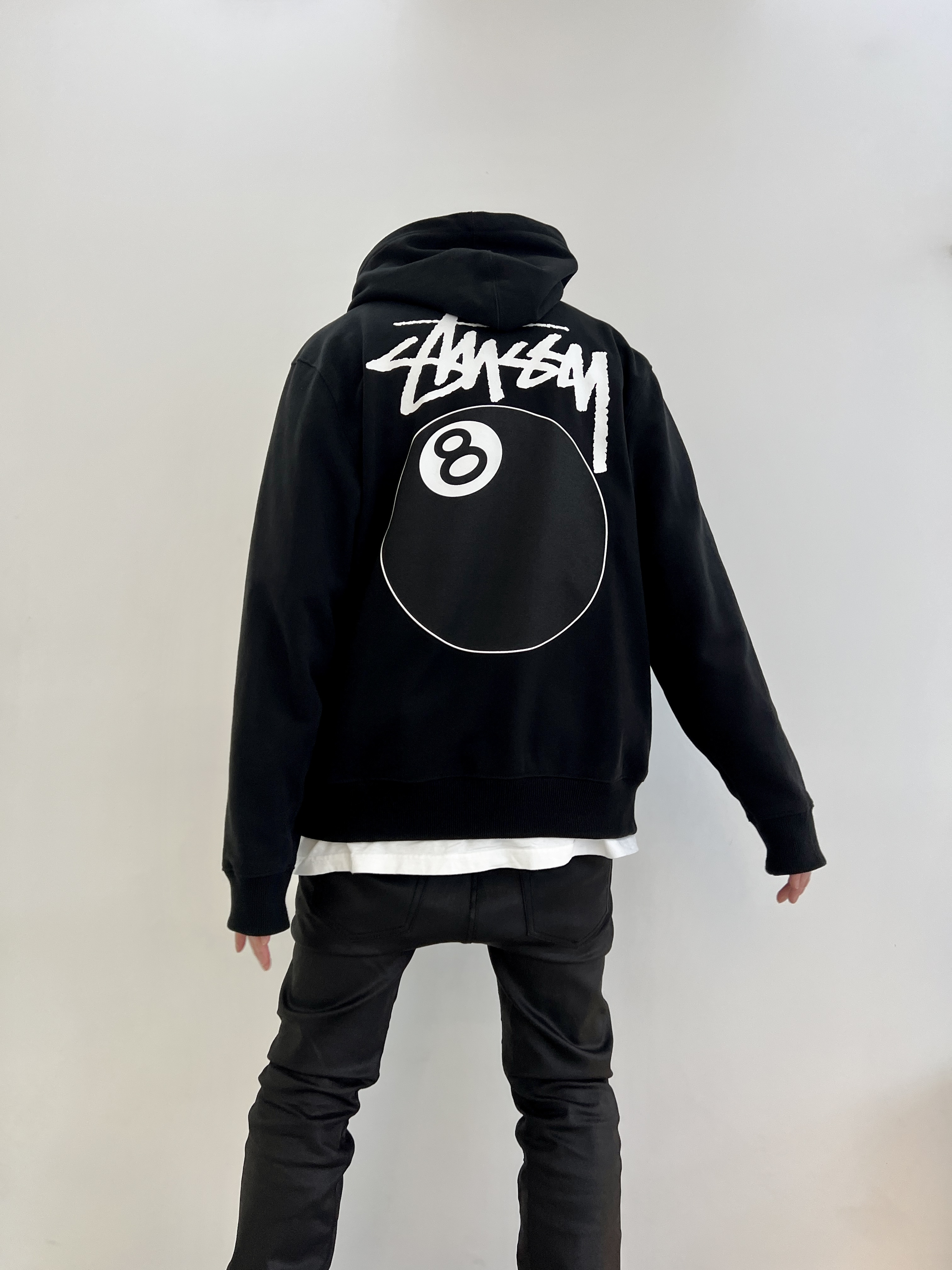 Stussy 8 Ball Hoodie Black - 21FW 착용 스타일