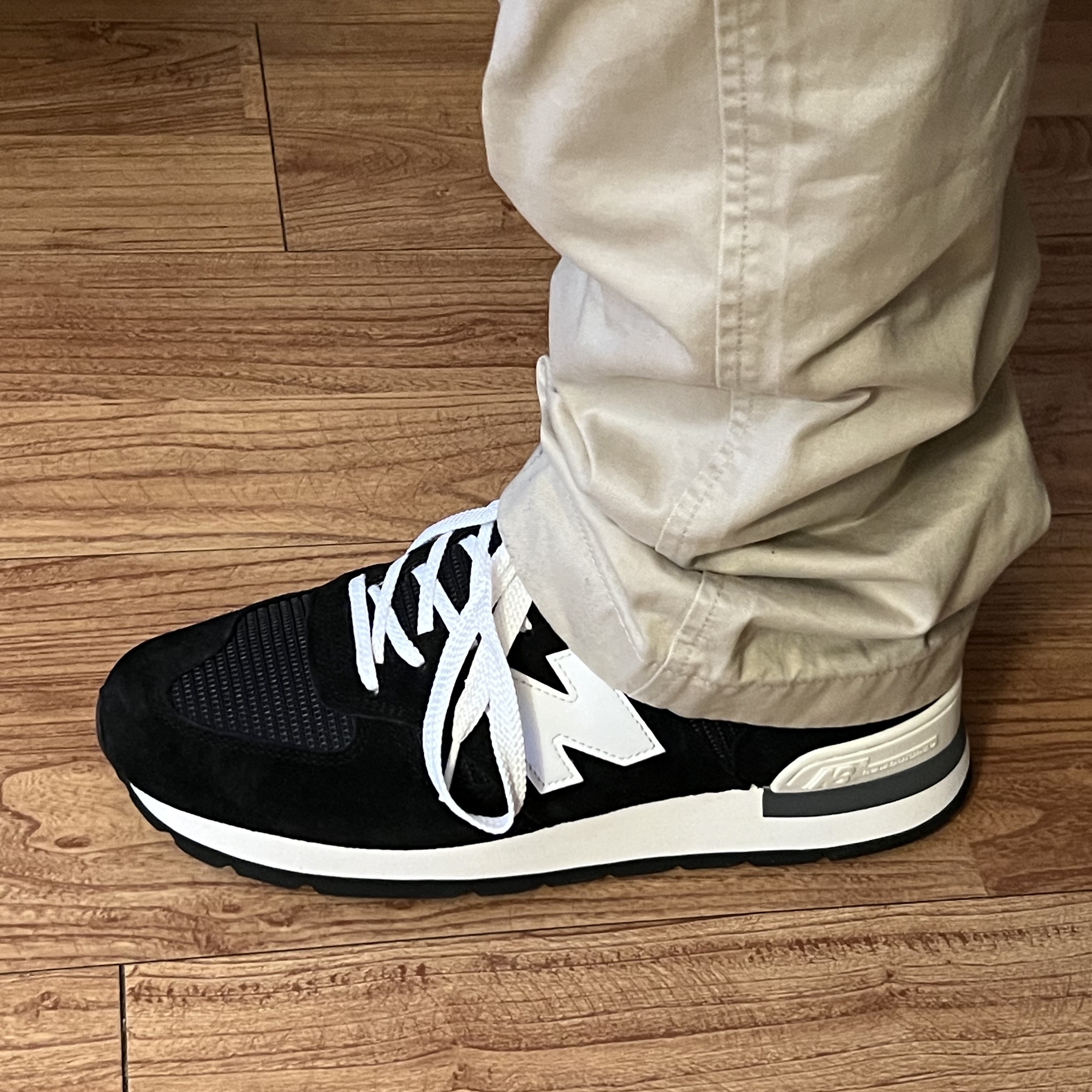 New Balance 990v1 Made in USA Black 착용 스타일