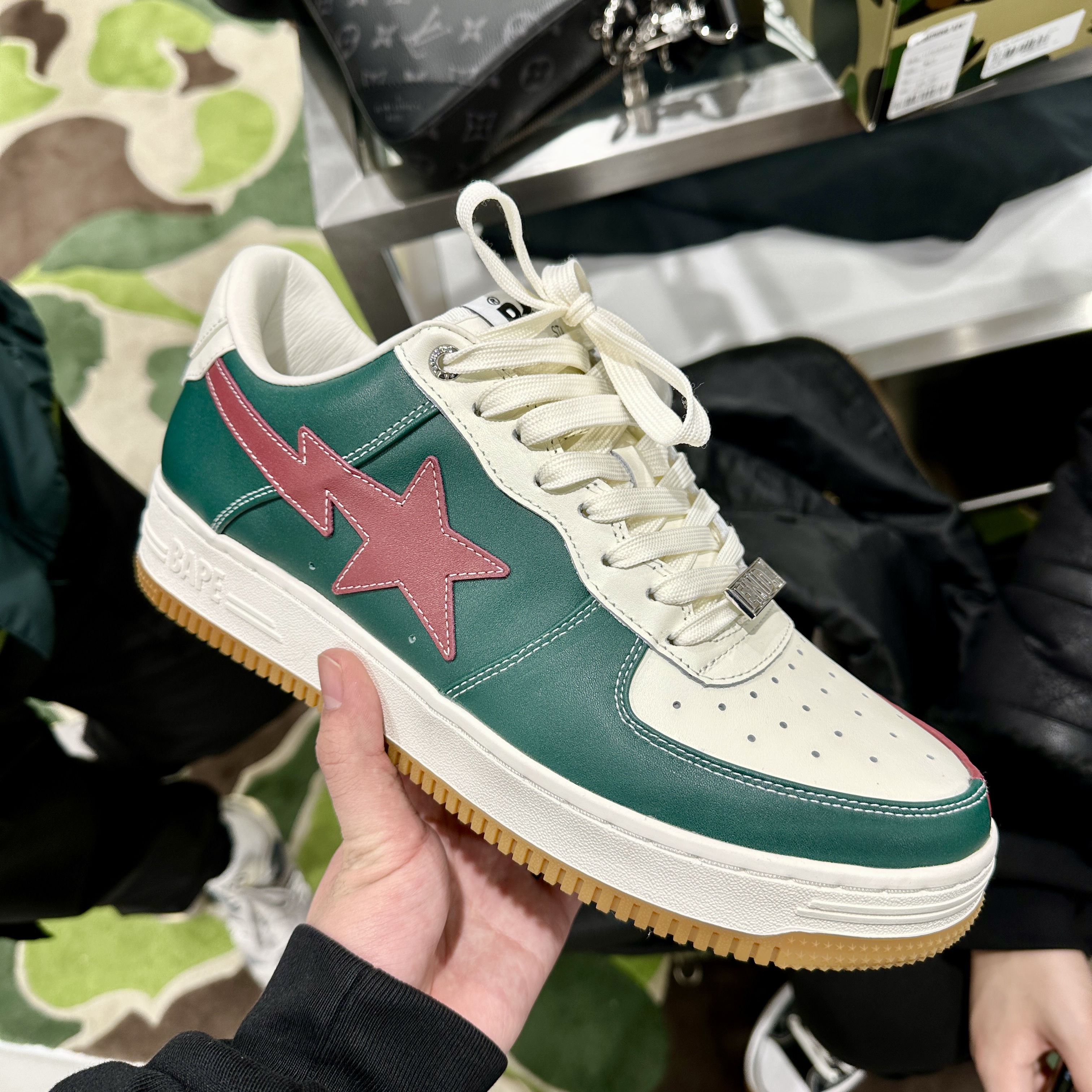 BAPE x END. Bape Sta Low M1 Bowling Green Red 착용 스타일