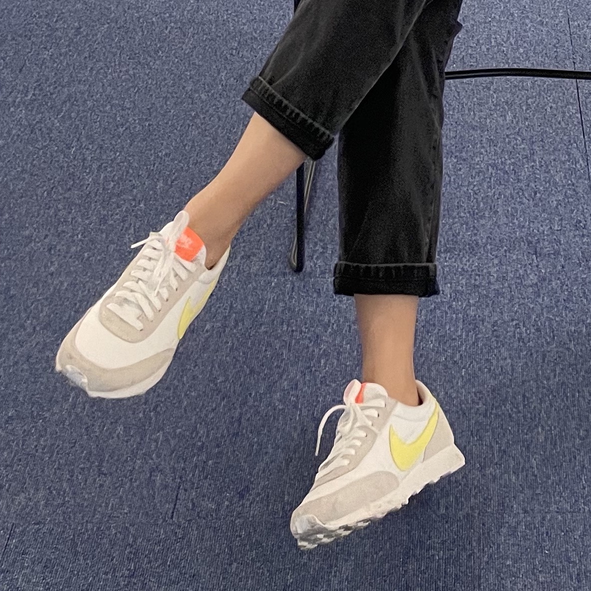 (W) Nike Daybreak Pale Ivory Light Zitron Bright Mango 착용 스타일