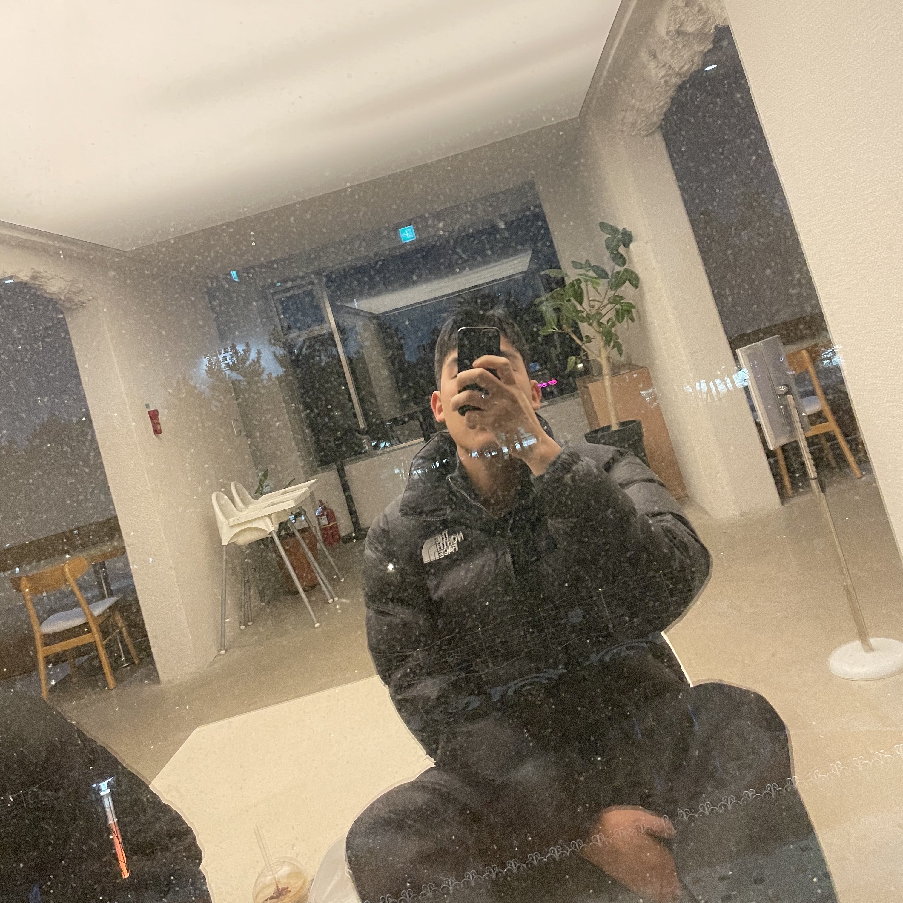 The North Face 1996 Eco Nuptse Jacket Black 착용 스타일 - 2
