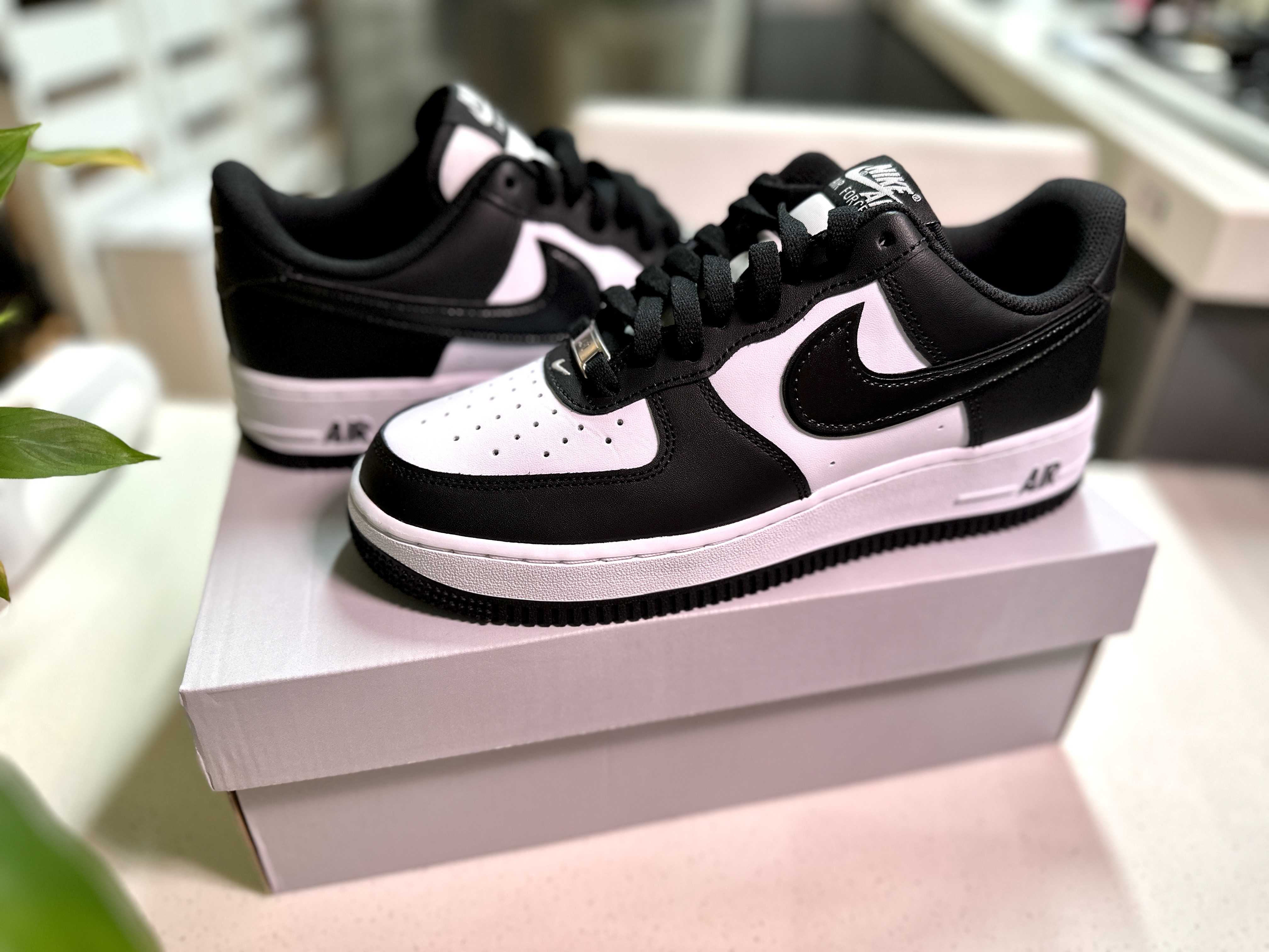 Nike Air Force 1 '07 Black White 착용 스타일