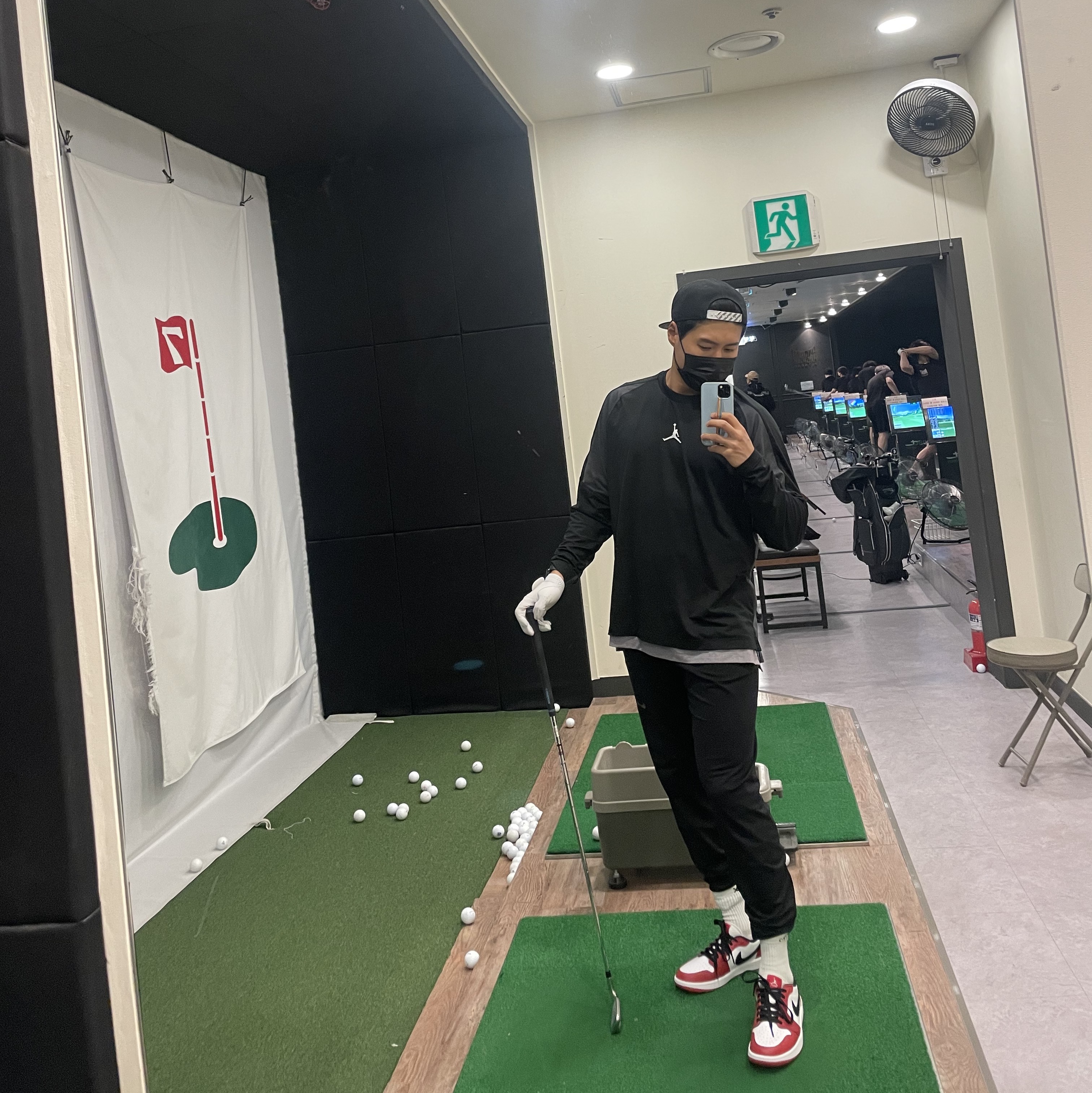 Jordan 1 Low Golf Chicago 착용 스타일 - 1