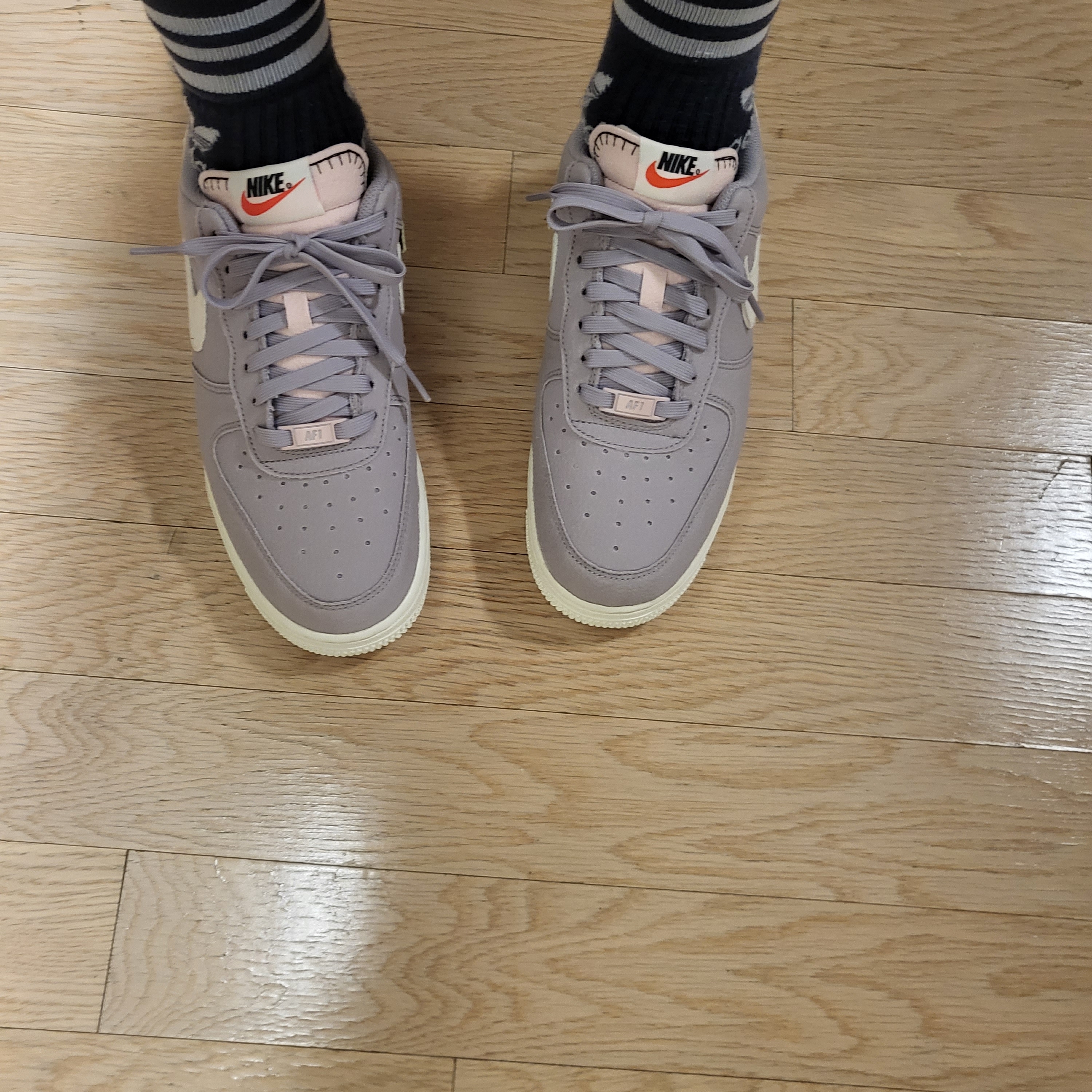 (W) Nike Air Force 1 '07 SE Next Nature Amethyst Ash 착용 스타일 - 1