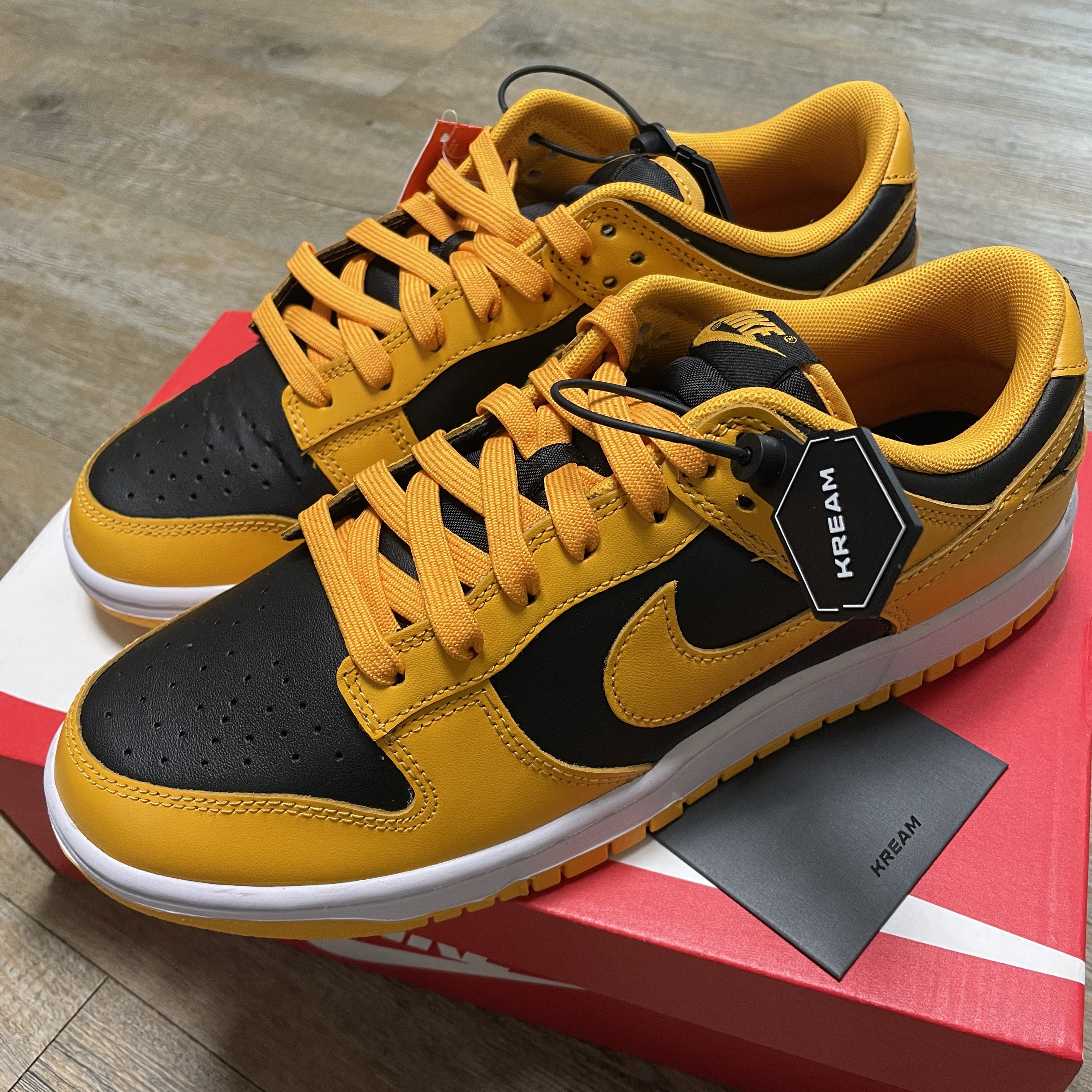 Nike Dunk Low Retro Championship Goldenrod 착용 스타일