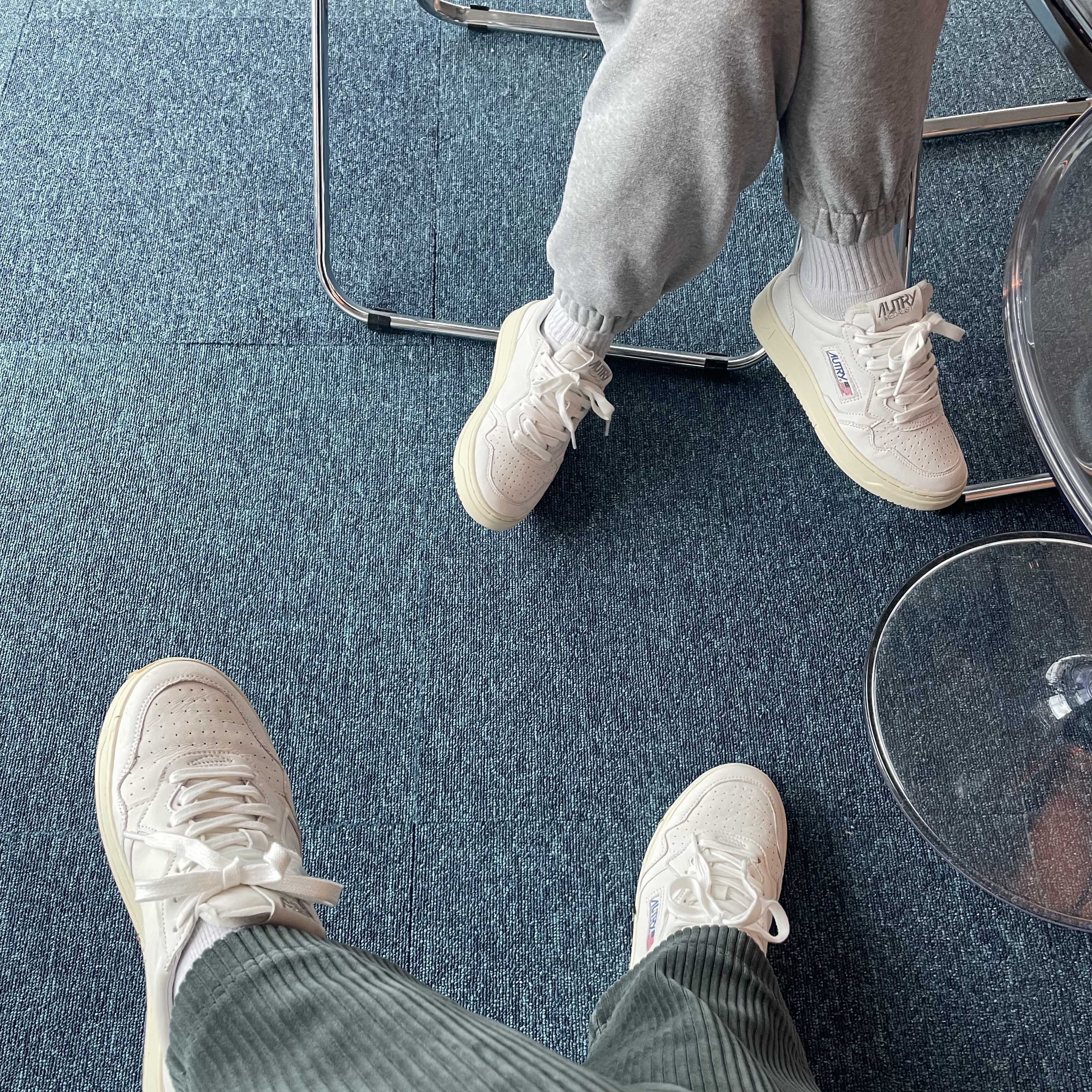 Autry Medalist Low Goatskin Sneakers White, (W) Autry Medalist Low Goatskin Sneakers White 착용 스타일