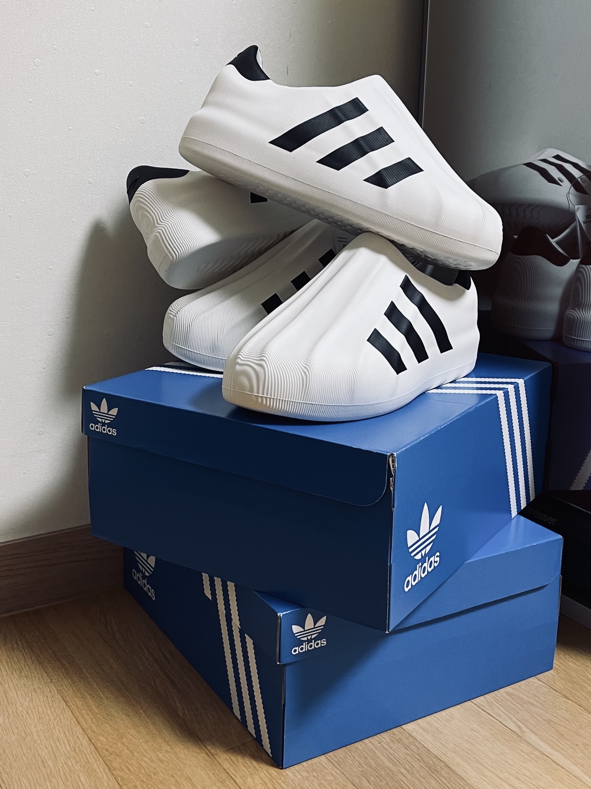 Adidas Adifom Superstar Core White, Adidas Adifom Superstar Core Black Cloud White 착용 스타일