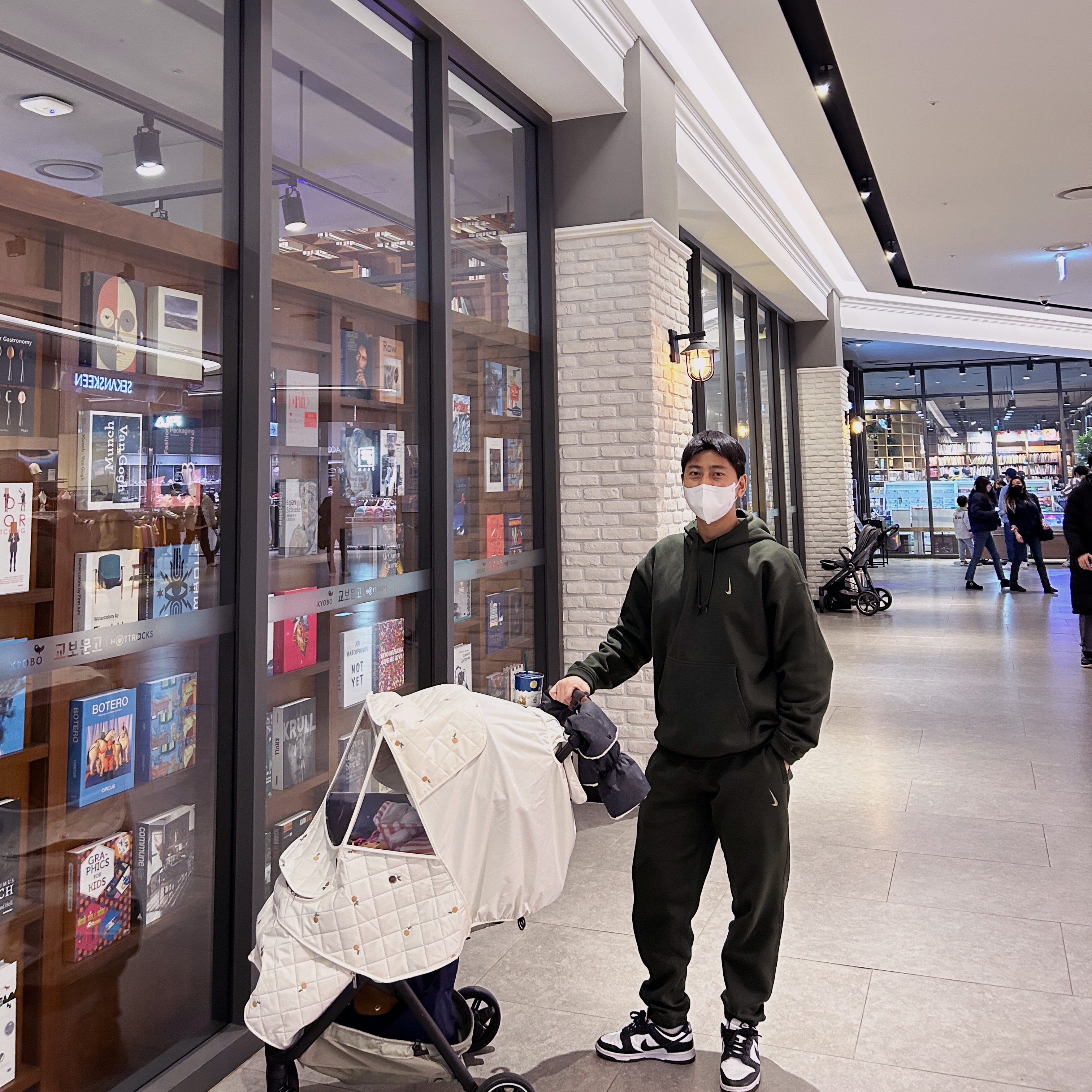 Nike x Billie Eilish NRG Fleece Hoodie Sequoia - US/EU, Nike x Billie Eilish NRG Fleece Pants Sequoia - US/EU 착용 스타일
