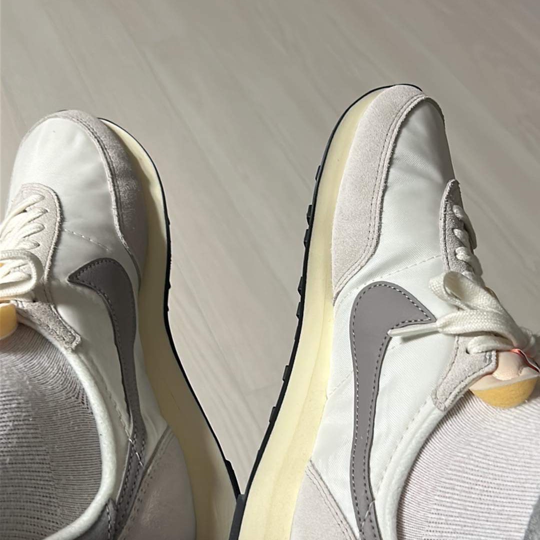 Nike Waffle Trainer 2 SE Sail Medium Grey 착용 스타일