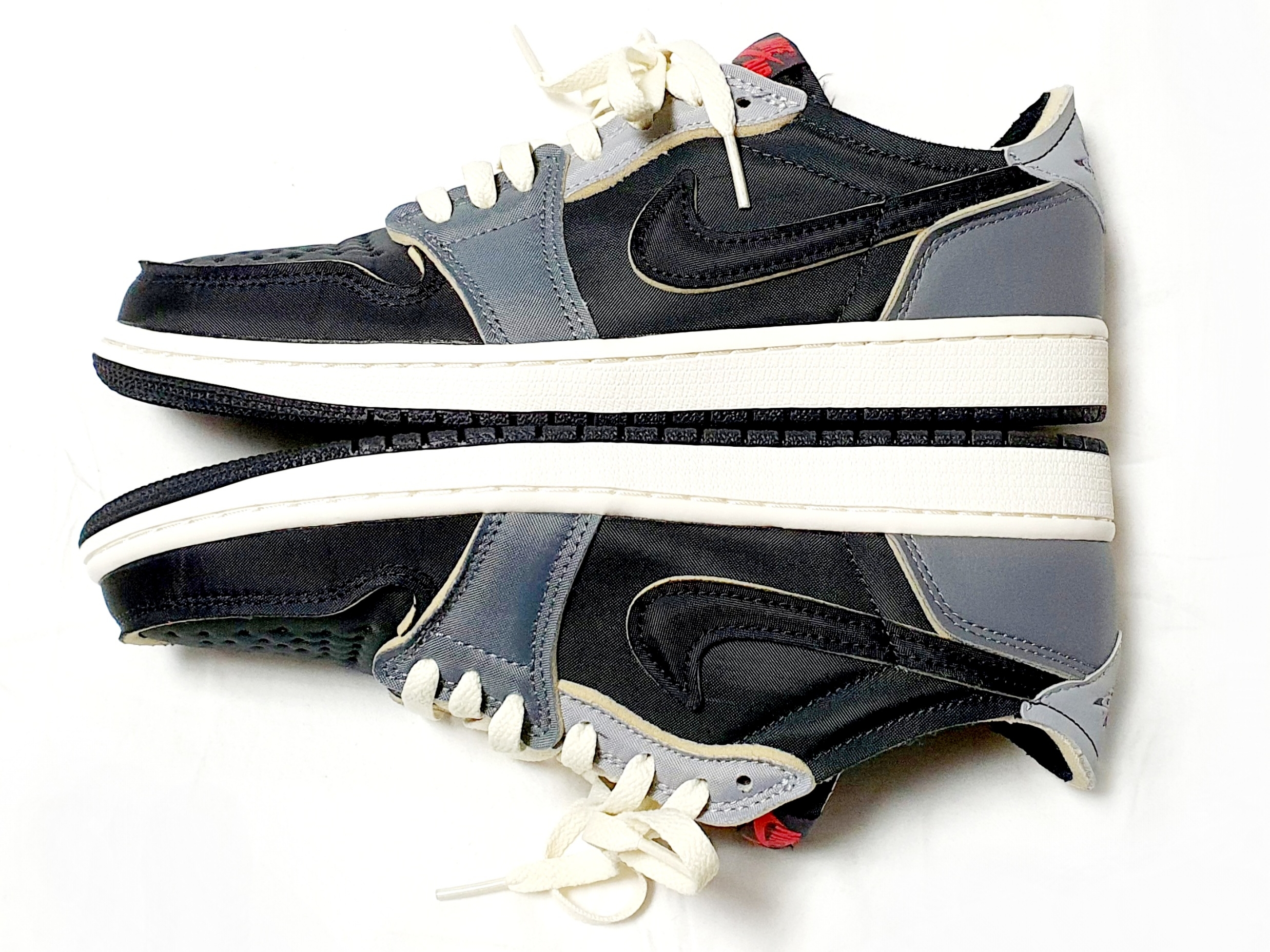 Jordan 1 Retro Low OG EX Black and Smoke Grey 착용 스타일 - 5