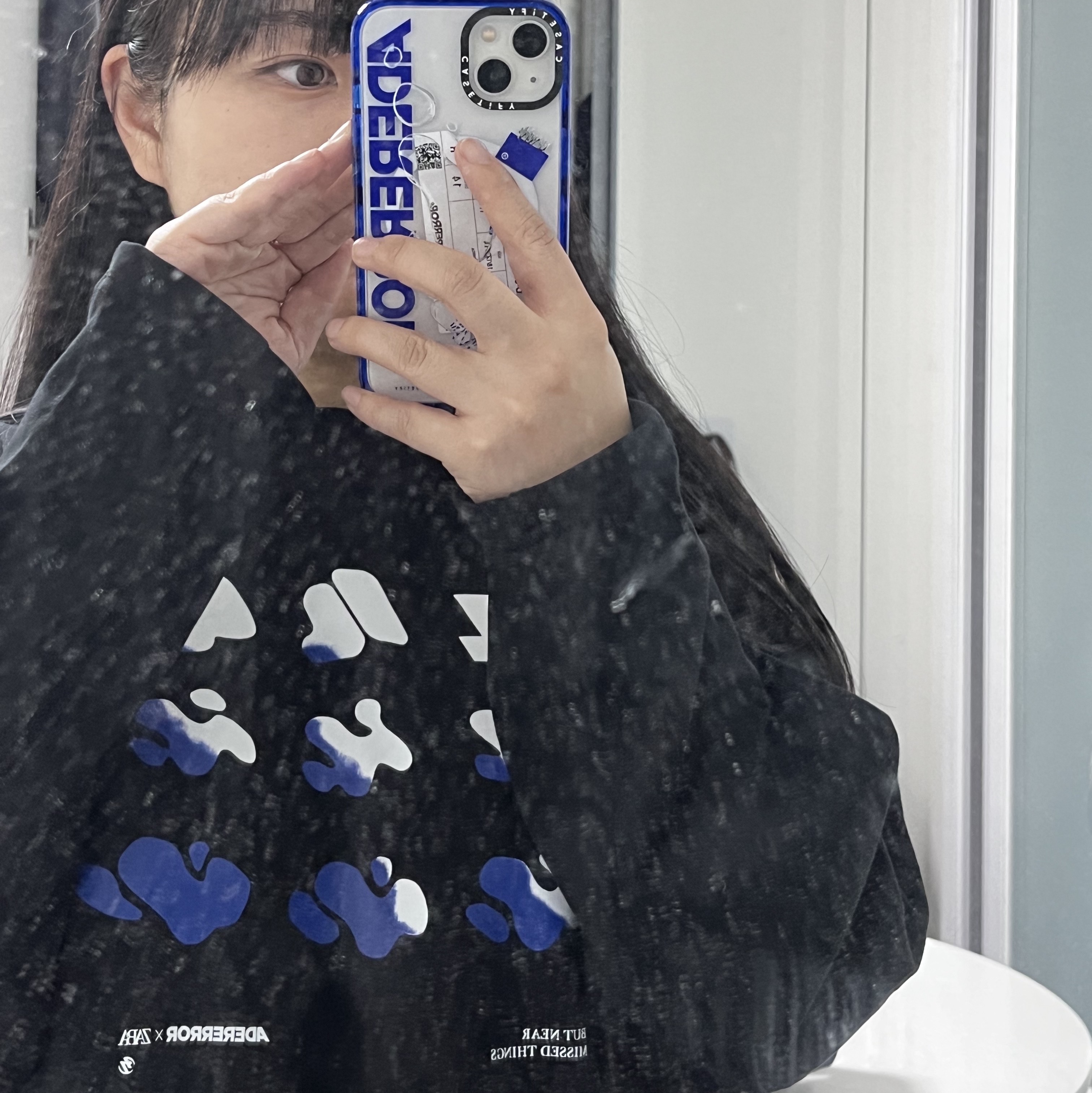 Casetify x Ader Error iPhone Sticker Magsafe Case Clear, Zara x Ader Error Graphic Long Sleeve T-Shirt Black 착용 스타일